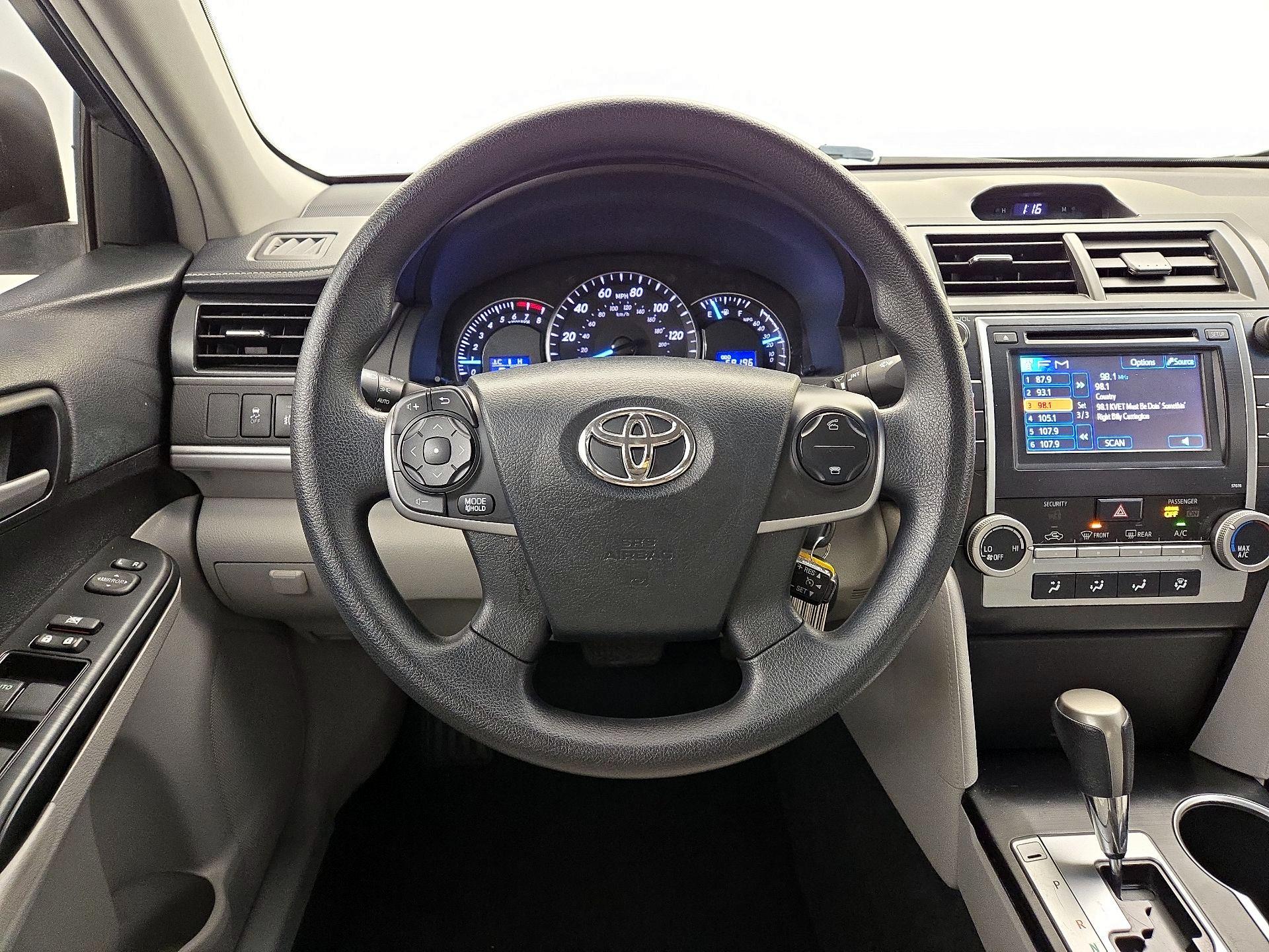 Thumbnail: 2013 Toyota Camry - 10