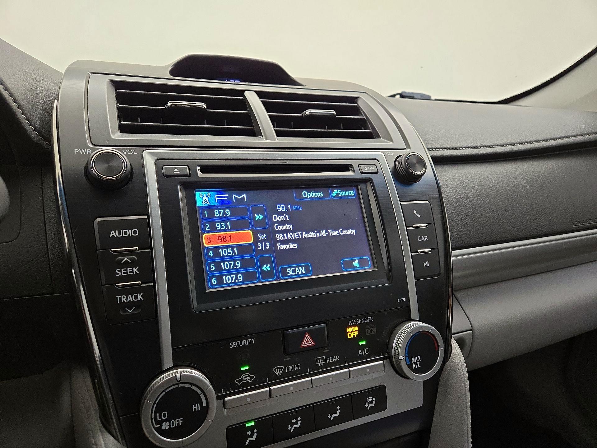 Thumbnail: 2013 Toyota Camry - 14
