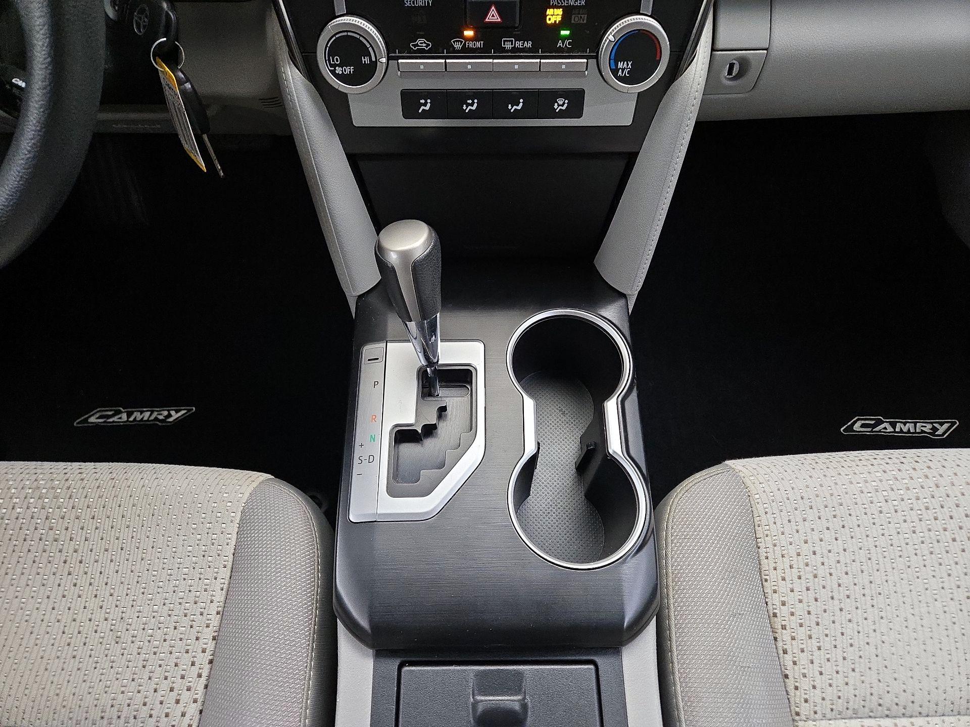 Thumbnail: 2013 Toyota Camry - 16