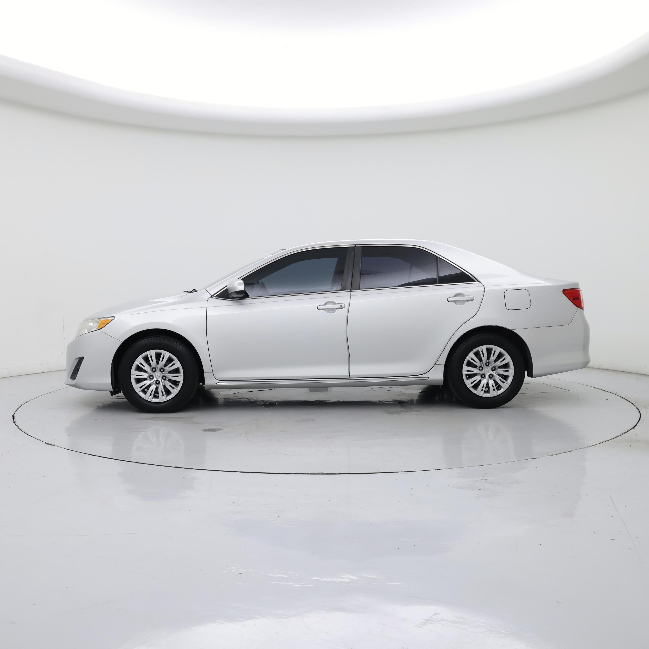 Thumbnail: 2013 Toyota Camry - 3