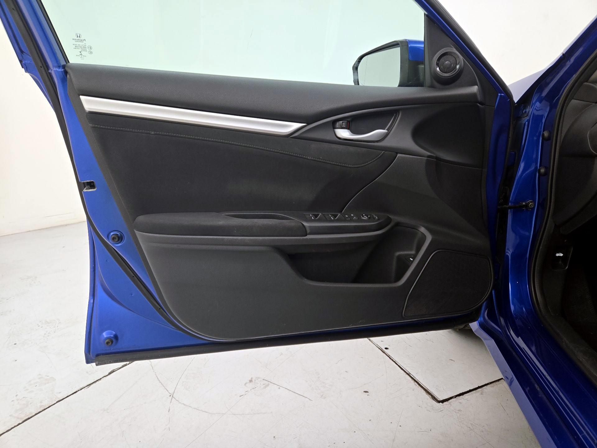 Thumbnail: 2016 Honda Civic - 12