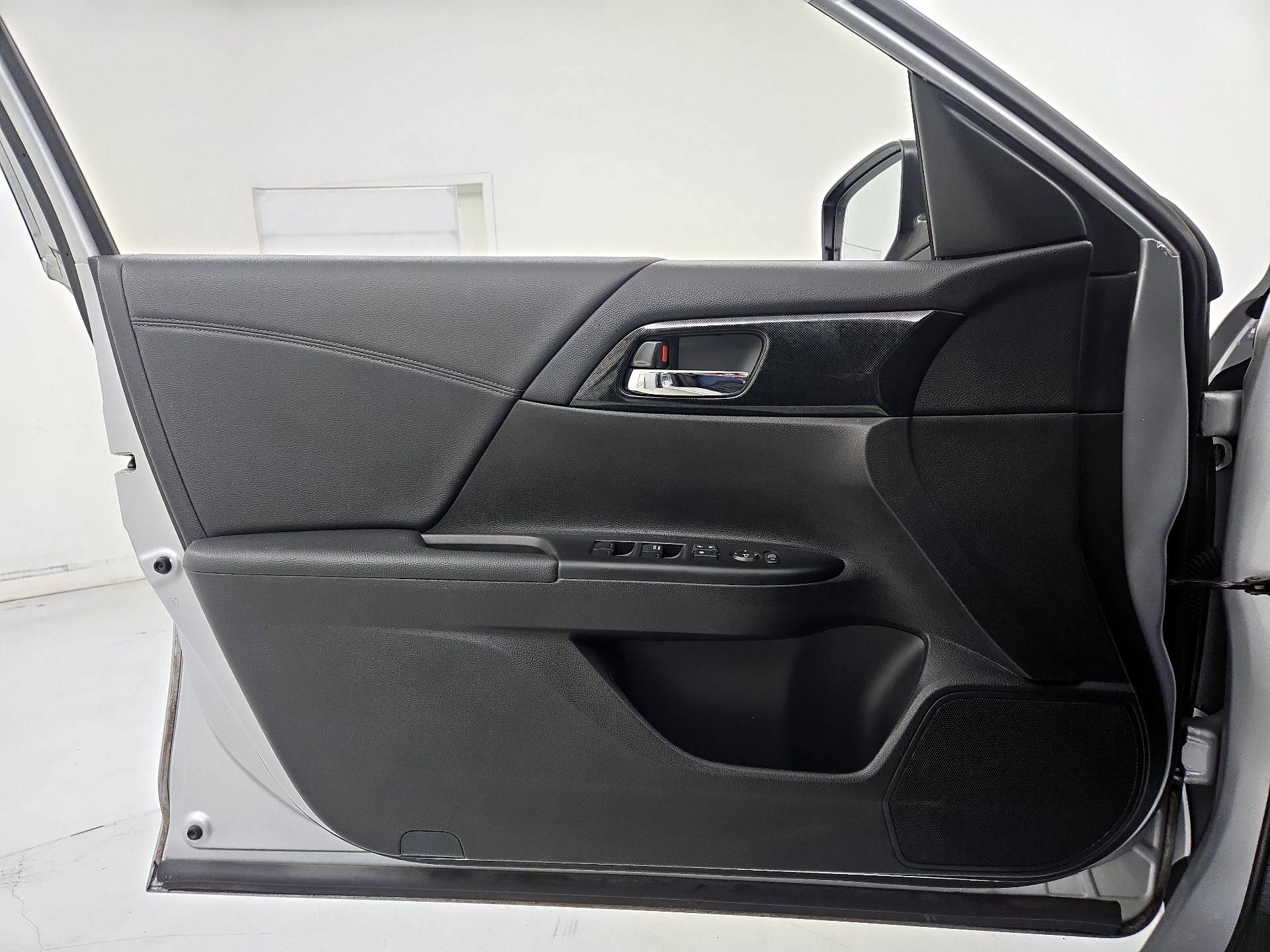 Thumbnail: 2013 Honda Accord - 12