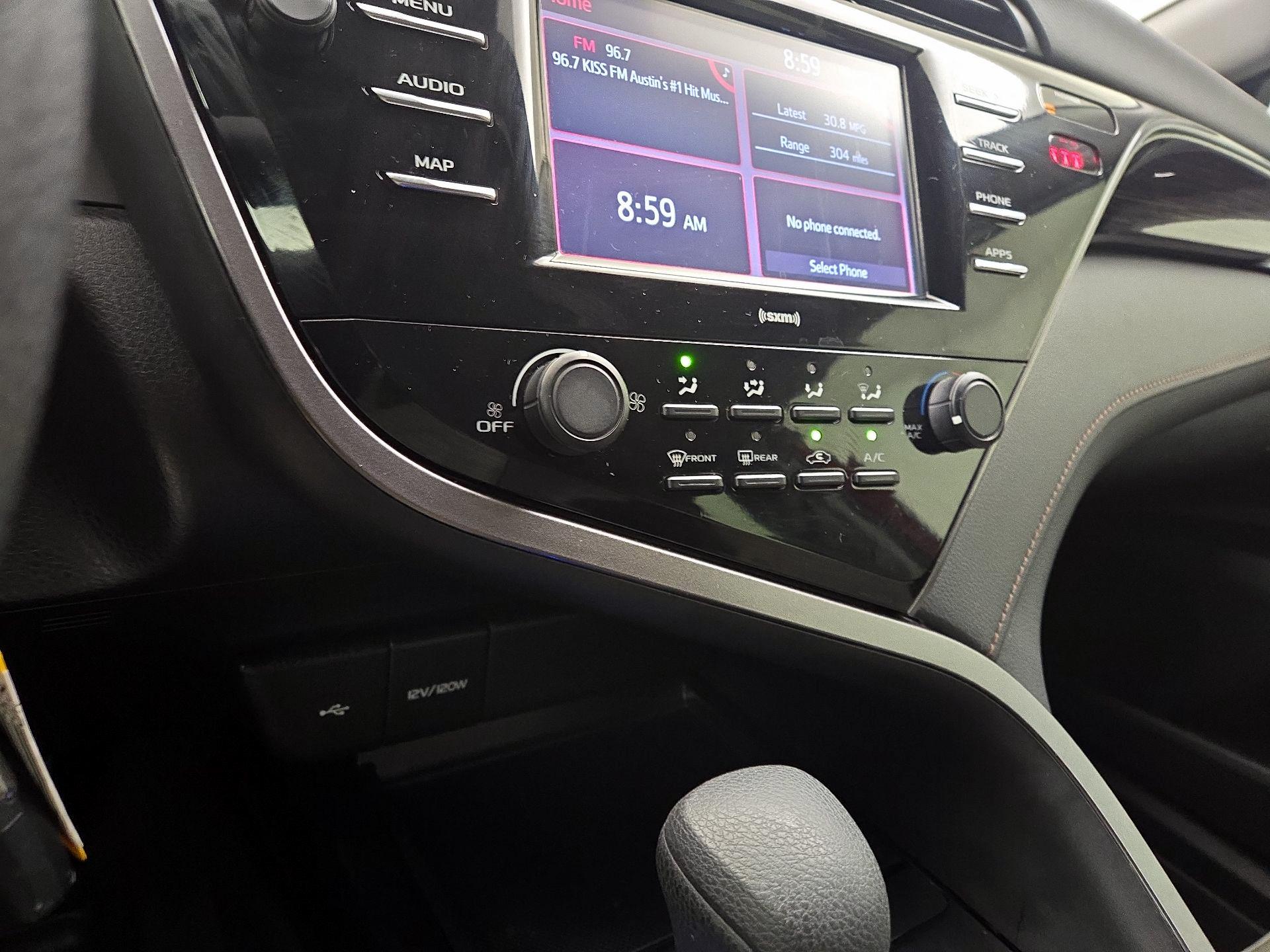 Thumbnail: 2020 Toyota Camry - 16