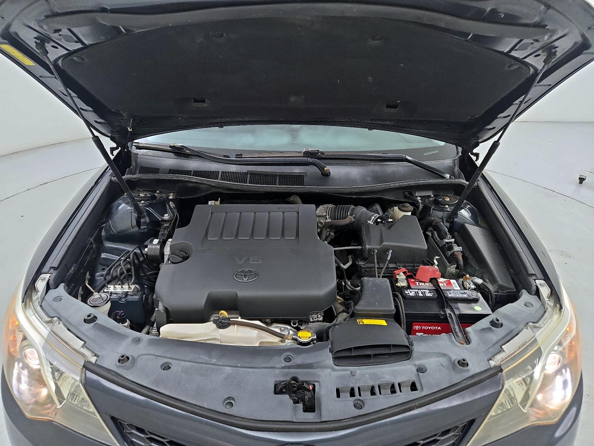 Thumbnail: 2013 Toyota Camry - 20