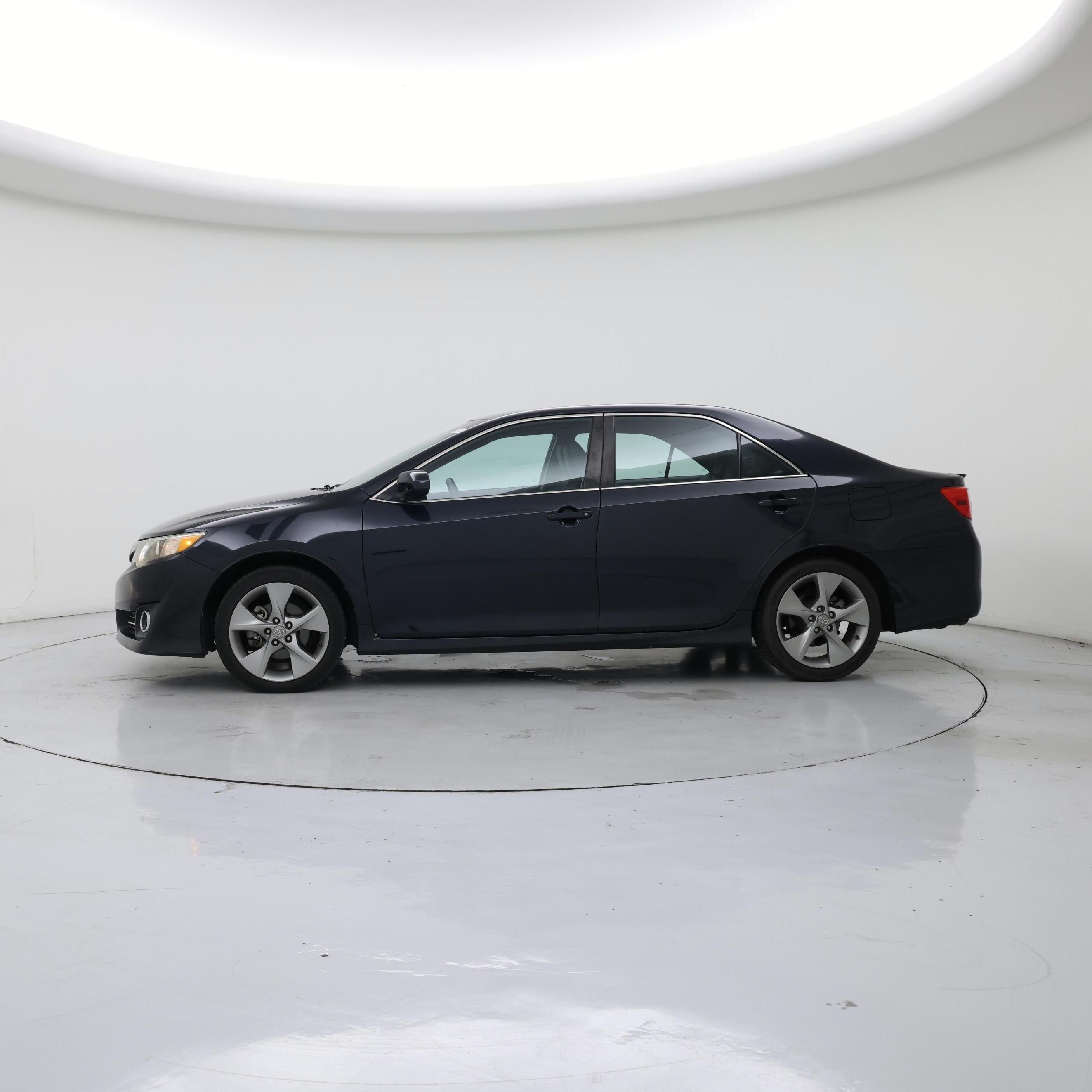 Thumbnail: 2013 Toyota Camry - 3