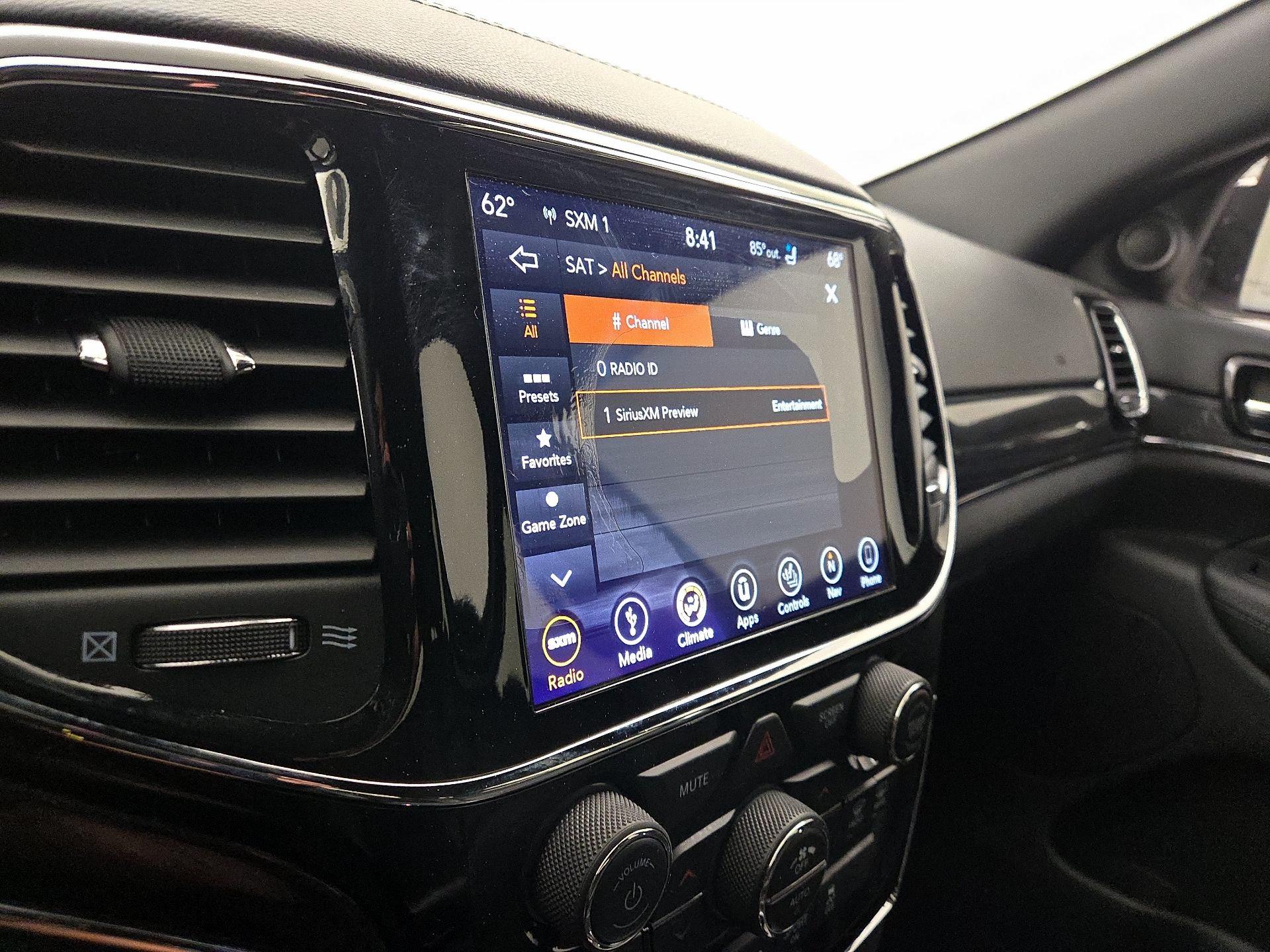 Thumbnail: 2019 Jeep Grand Cherokee - 16