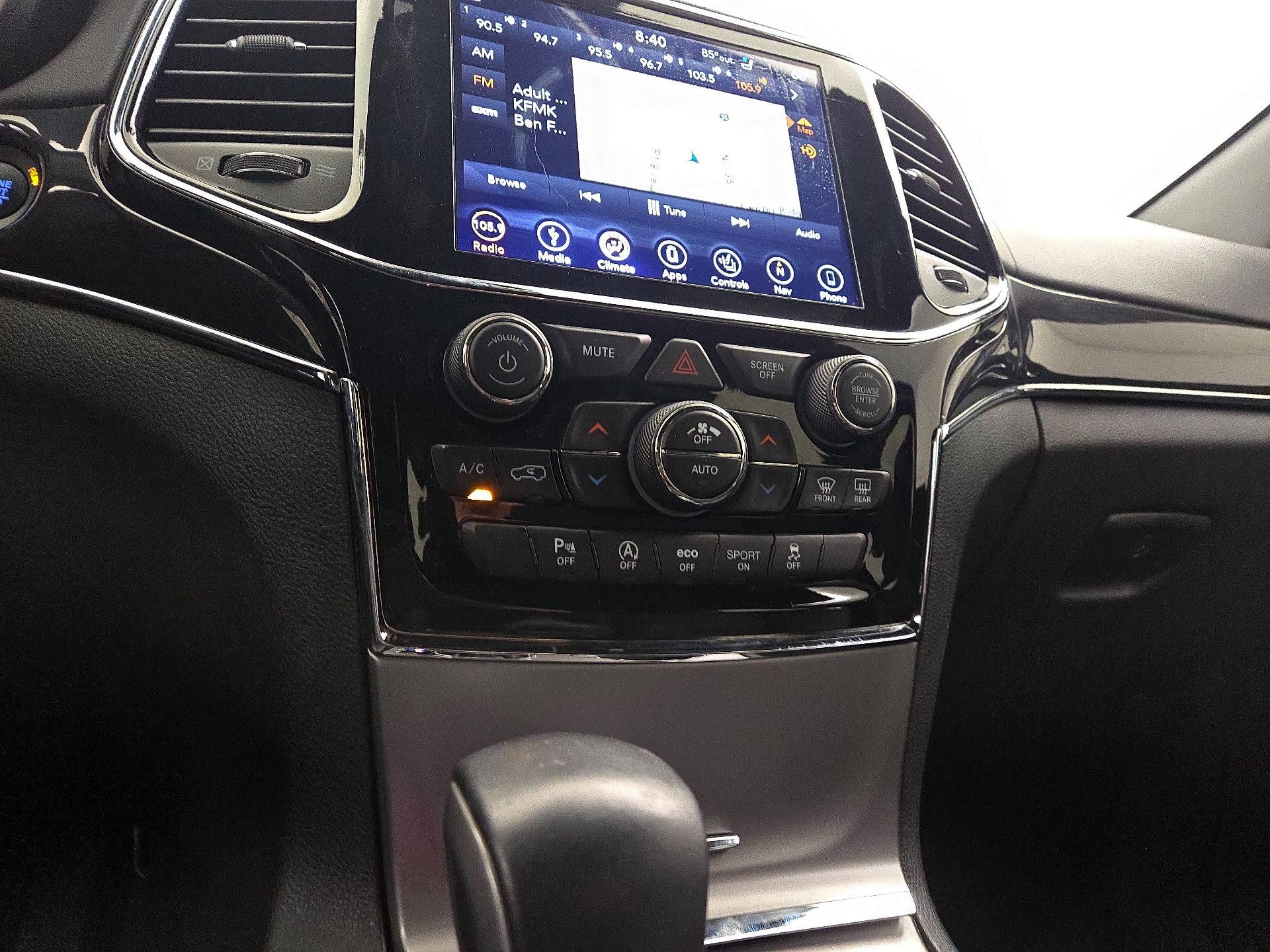 Thumbnail: 2019 Jeep Grand Cherokee - 17