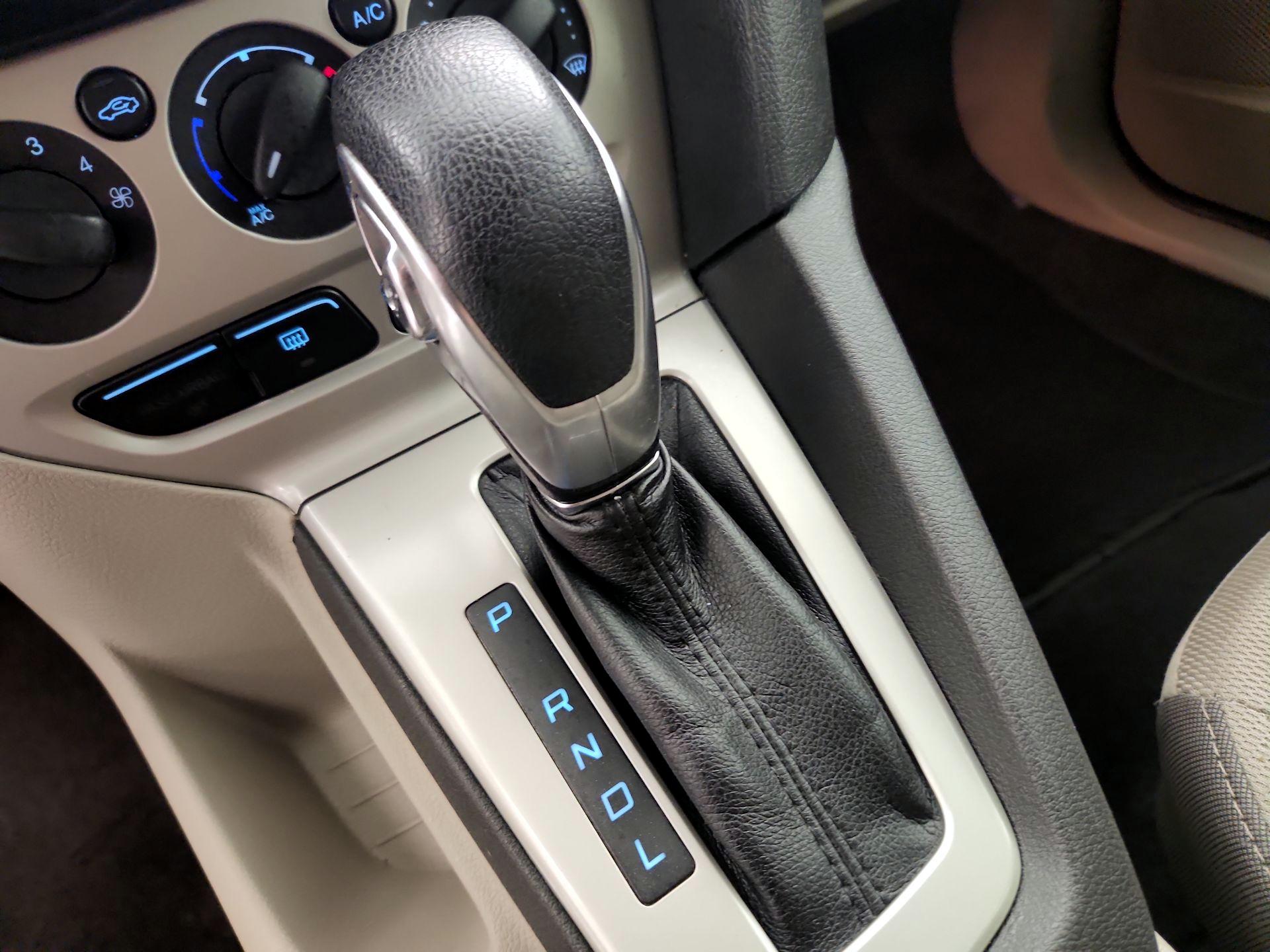 Thumbnail: 2014 Ford Focus - 16