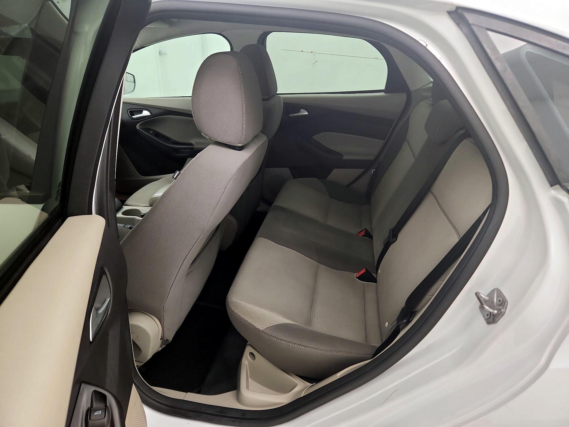 Thumbnail: 2014 Ford Focus - 17