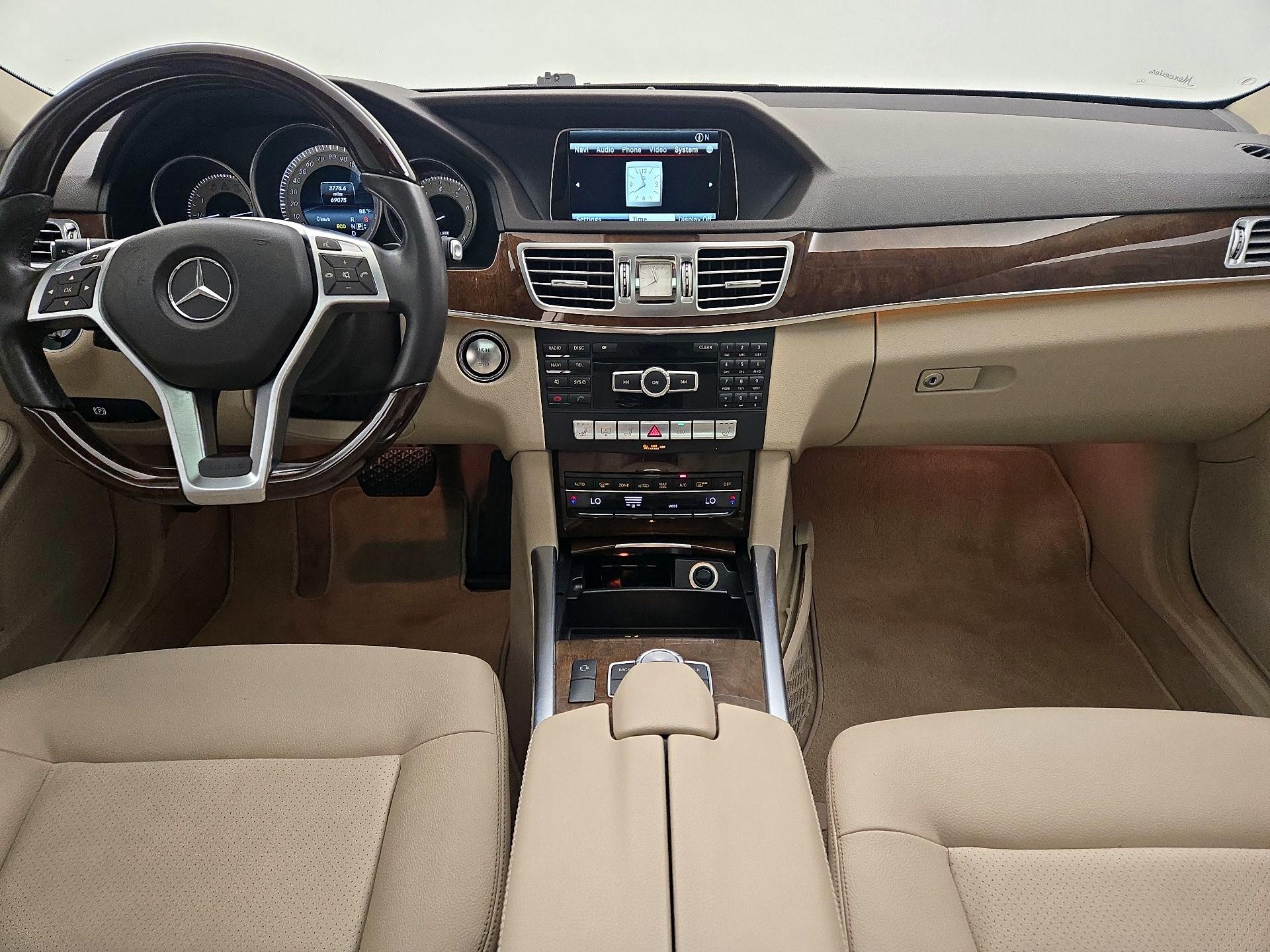 Thumbnail: 2014 Mercedes-Benz E-Class - 9