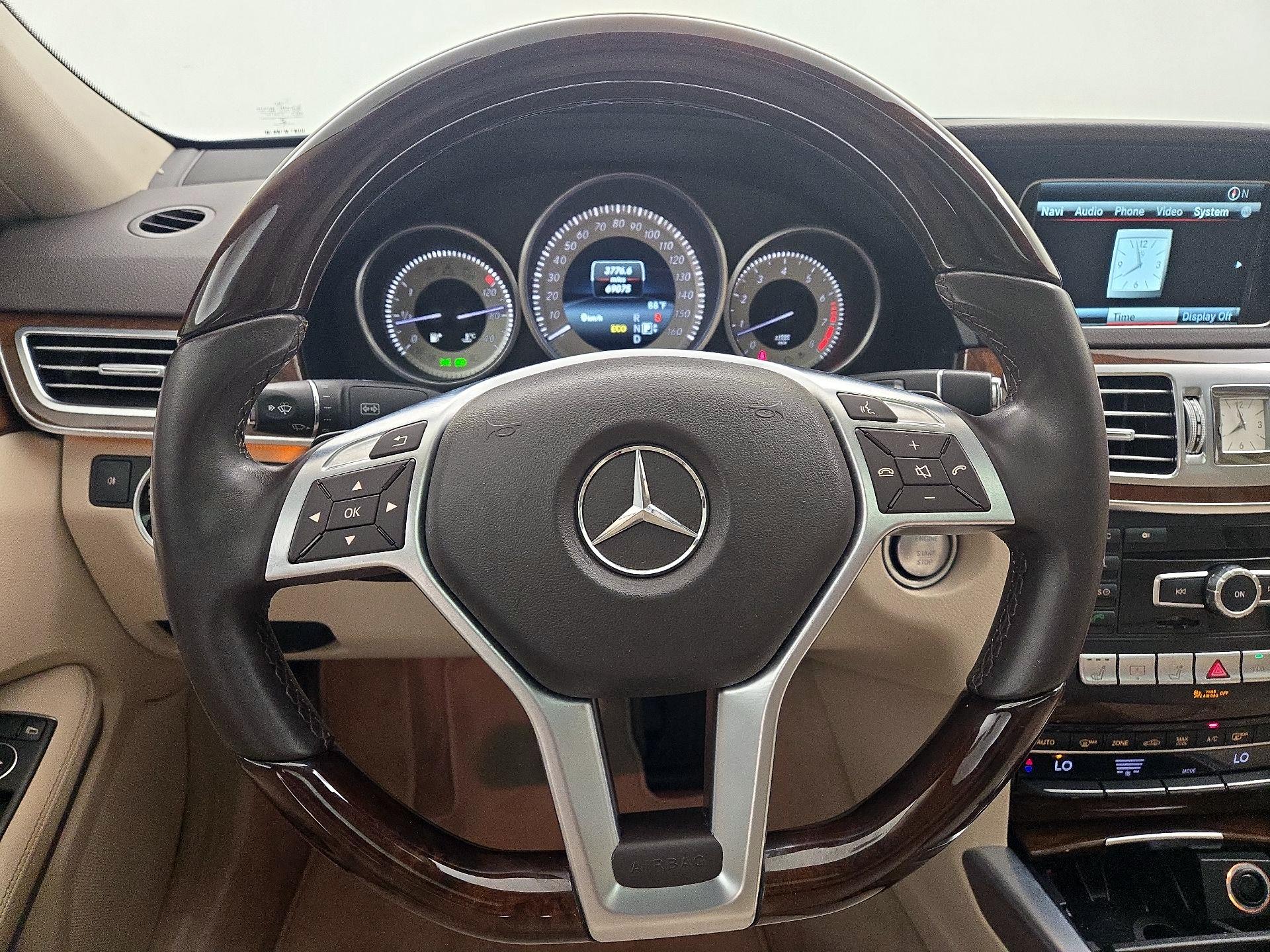 Thumbnail: 2014 Mercedes-Benz E-Class - 10