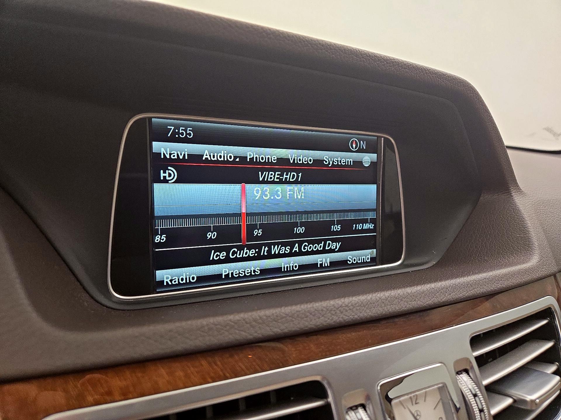 Thumbnail: 2014 Mercedes-Benz E-Class - 15