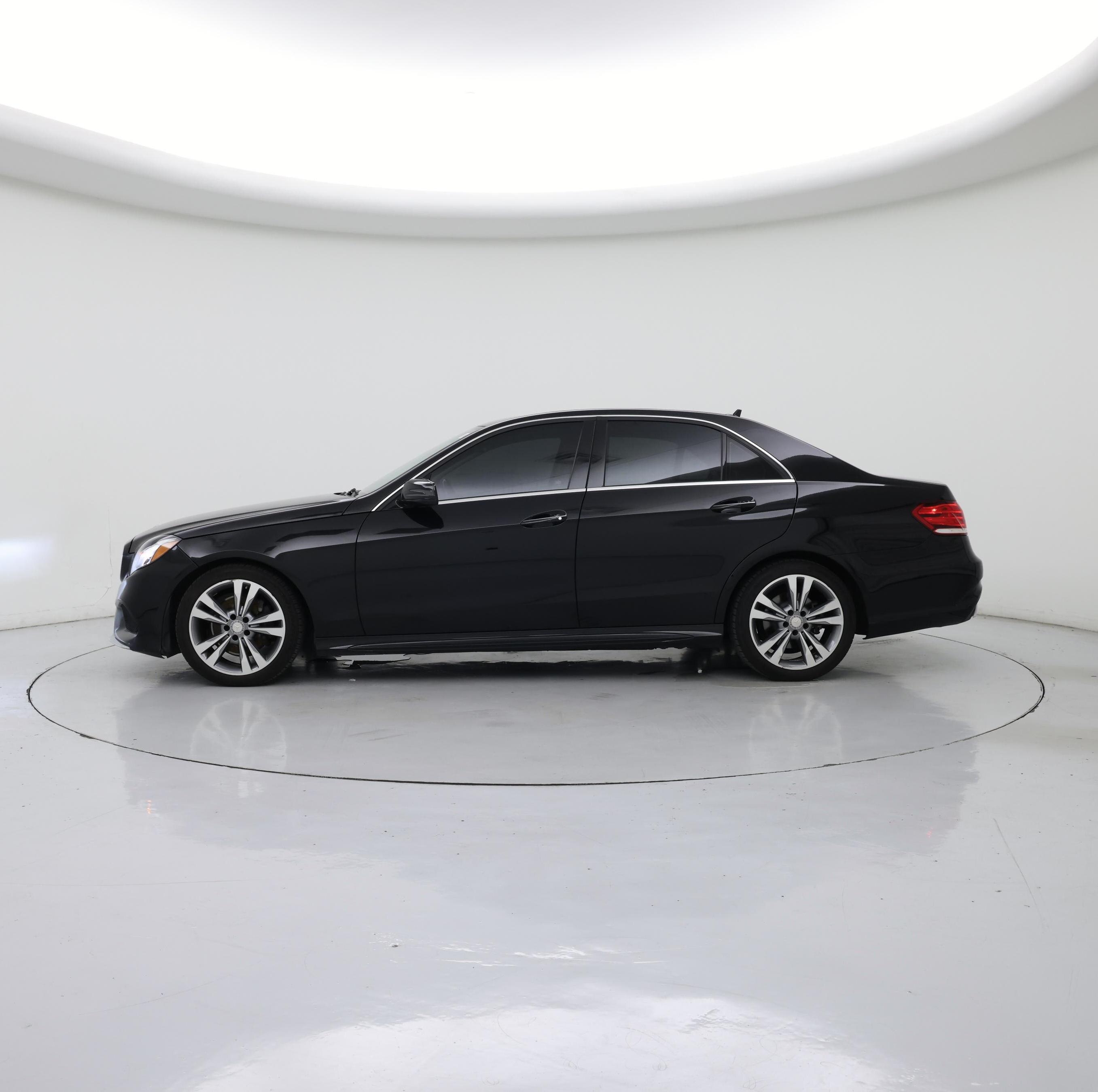 Thumbnail: 2014 Mercedes-Benz E-Class - 3