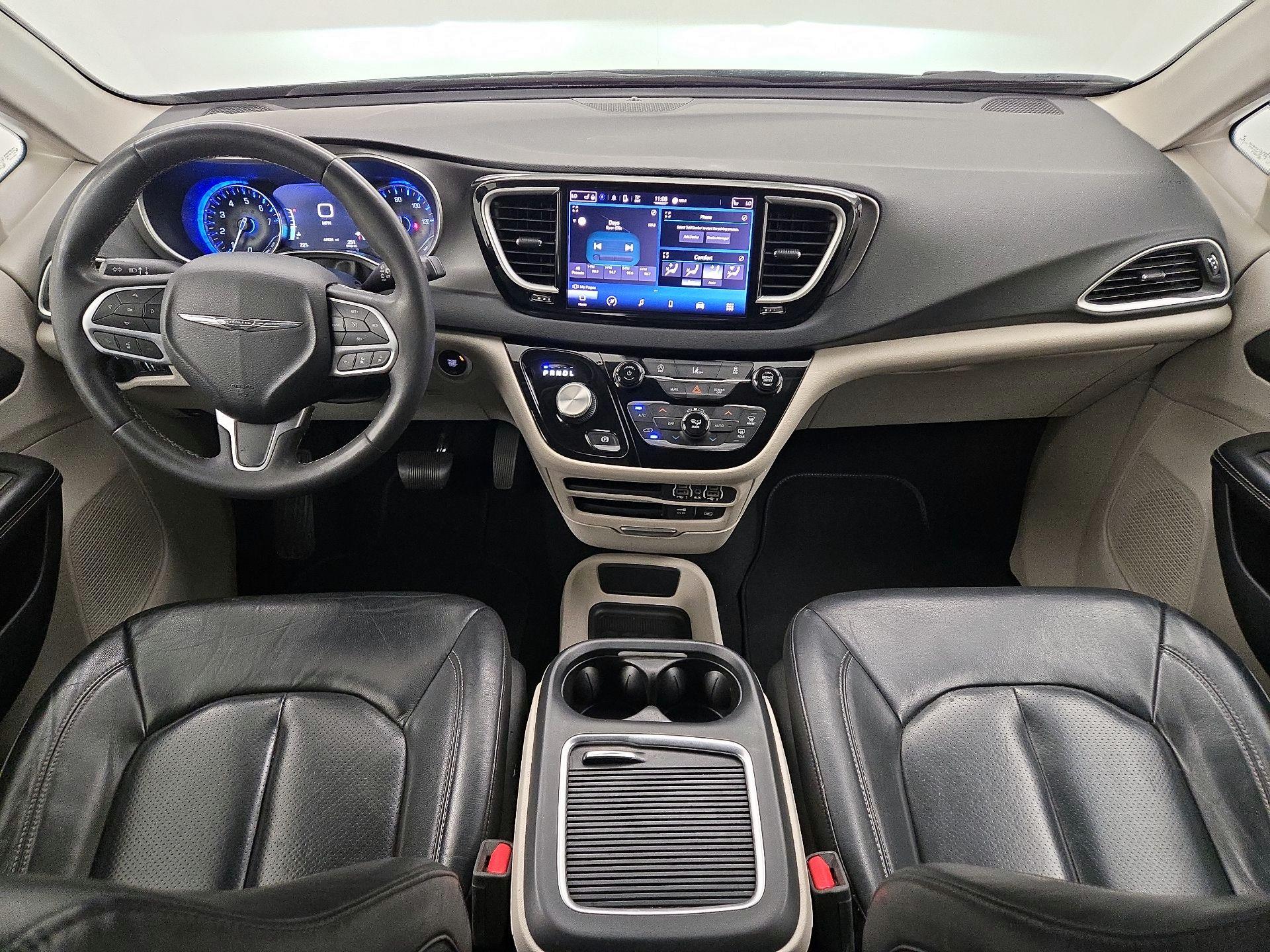 Thumbnail: 2022 Chrysler Pacifica - 9