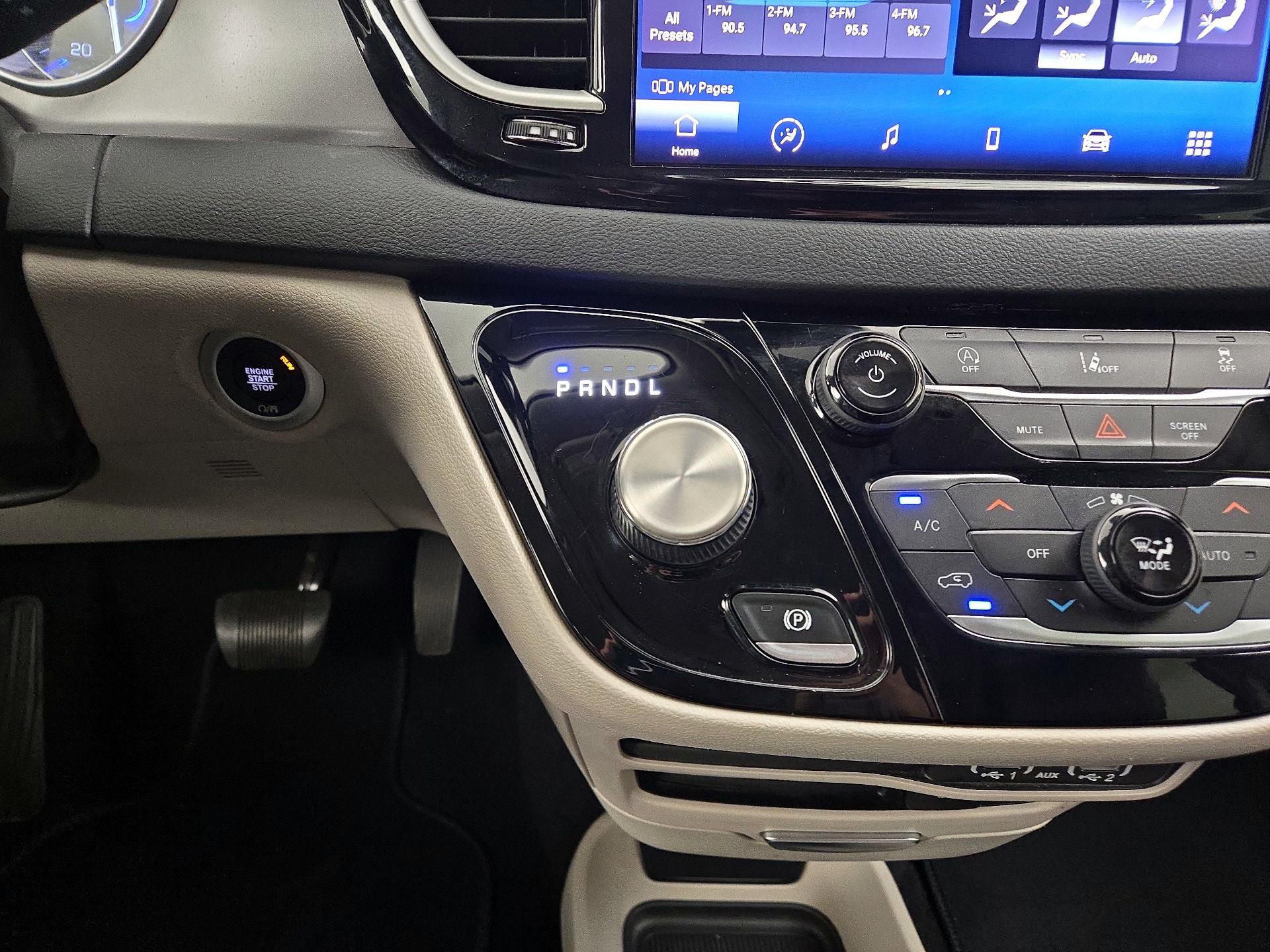 Thumbnail: 2022 Chrysler Pacifica - 17