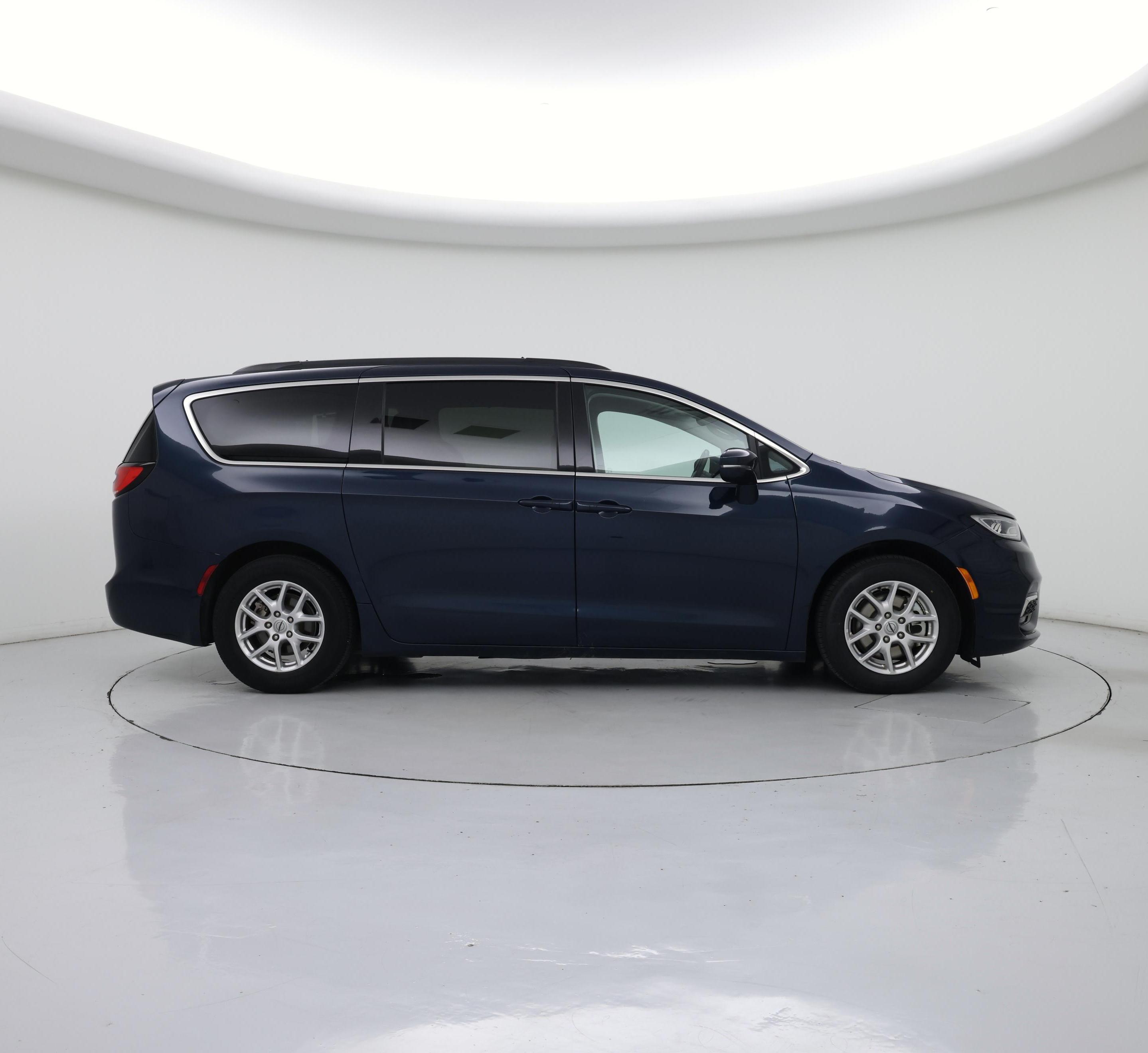 Thumbnail: 2022 Chrysler Pacifica - 7