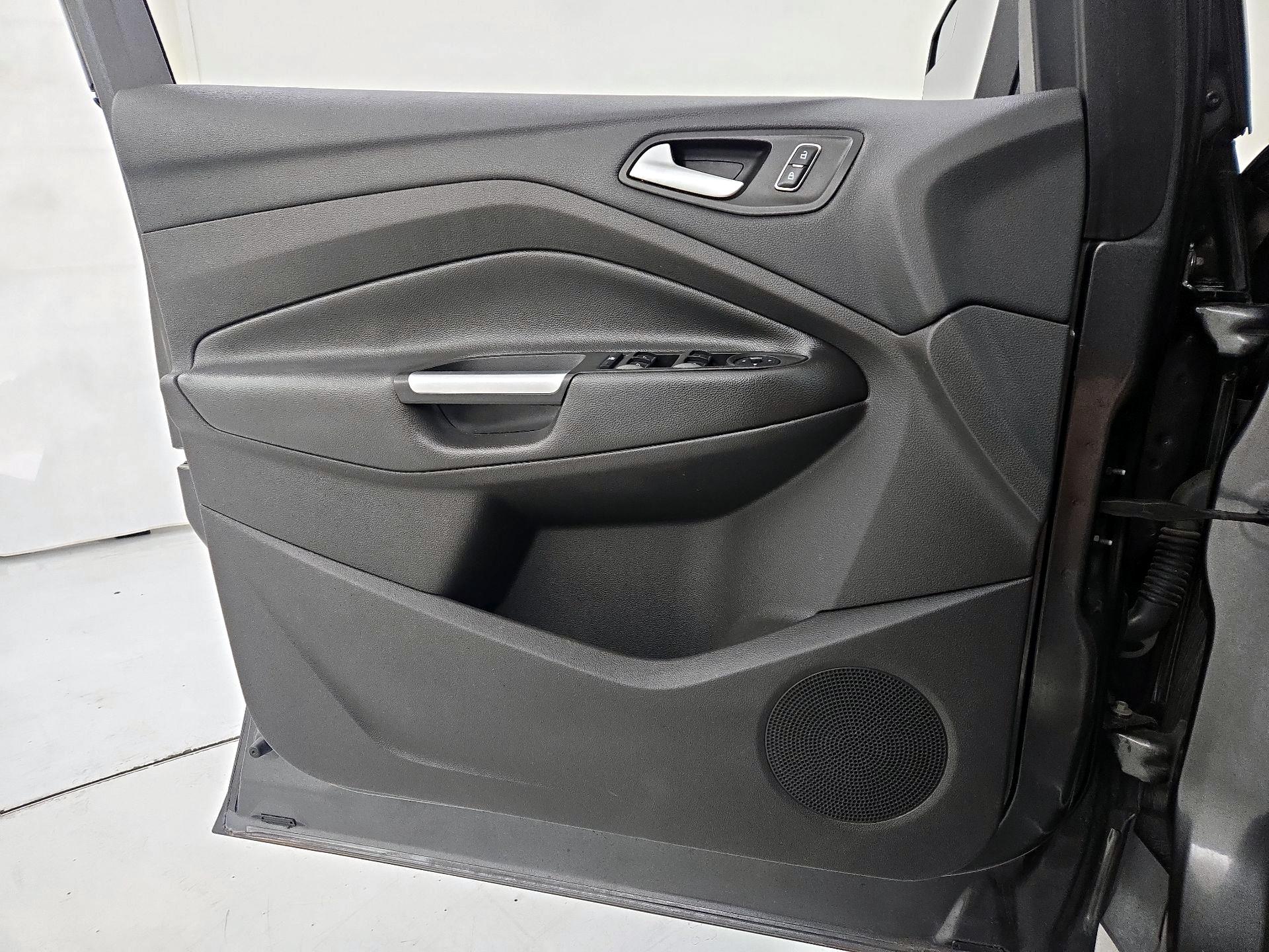 Thumbnail: 2016 Ford Escape - 12
