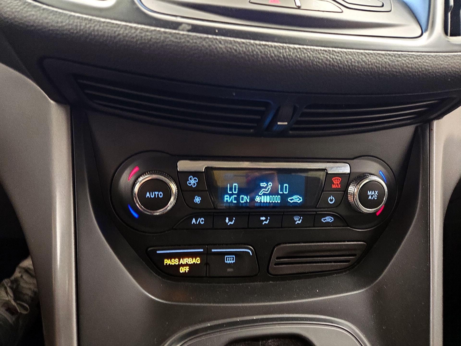 Thumbnail: 2016 Ford Escape - 16
