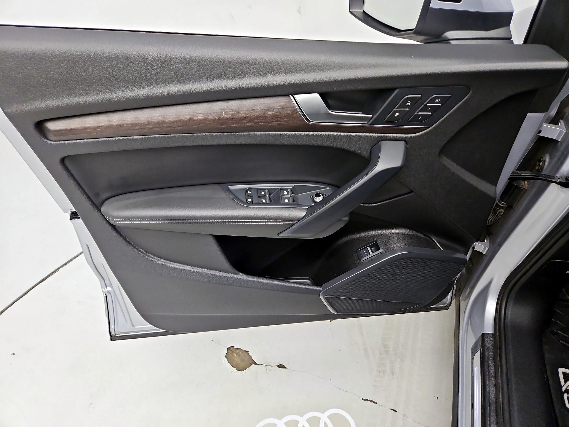 Thumbnail: 2022 Audi Q5 - 12