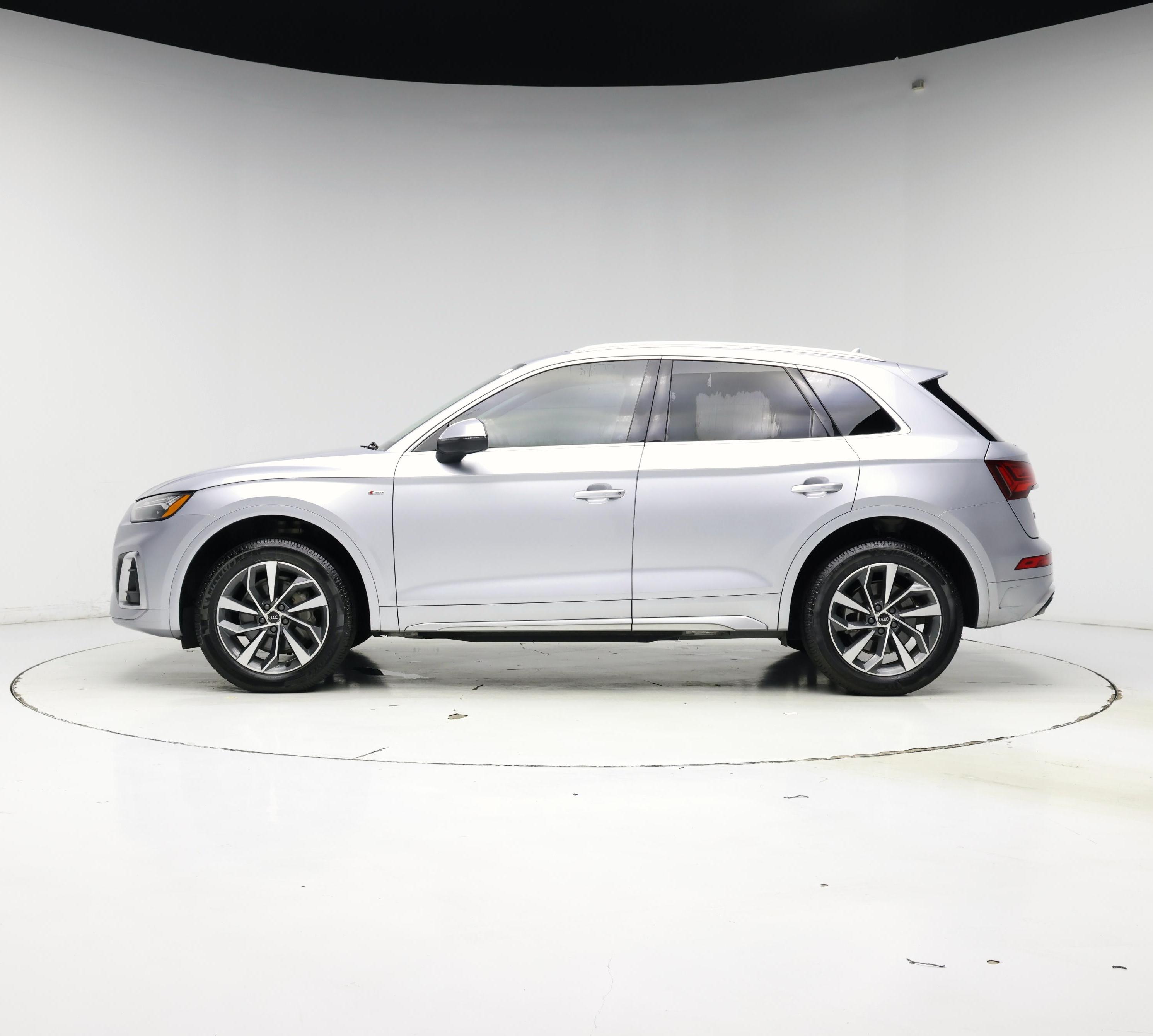 Thumbnail: 2022 Audi Q5 - 3