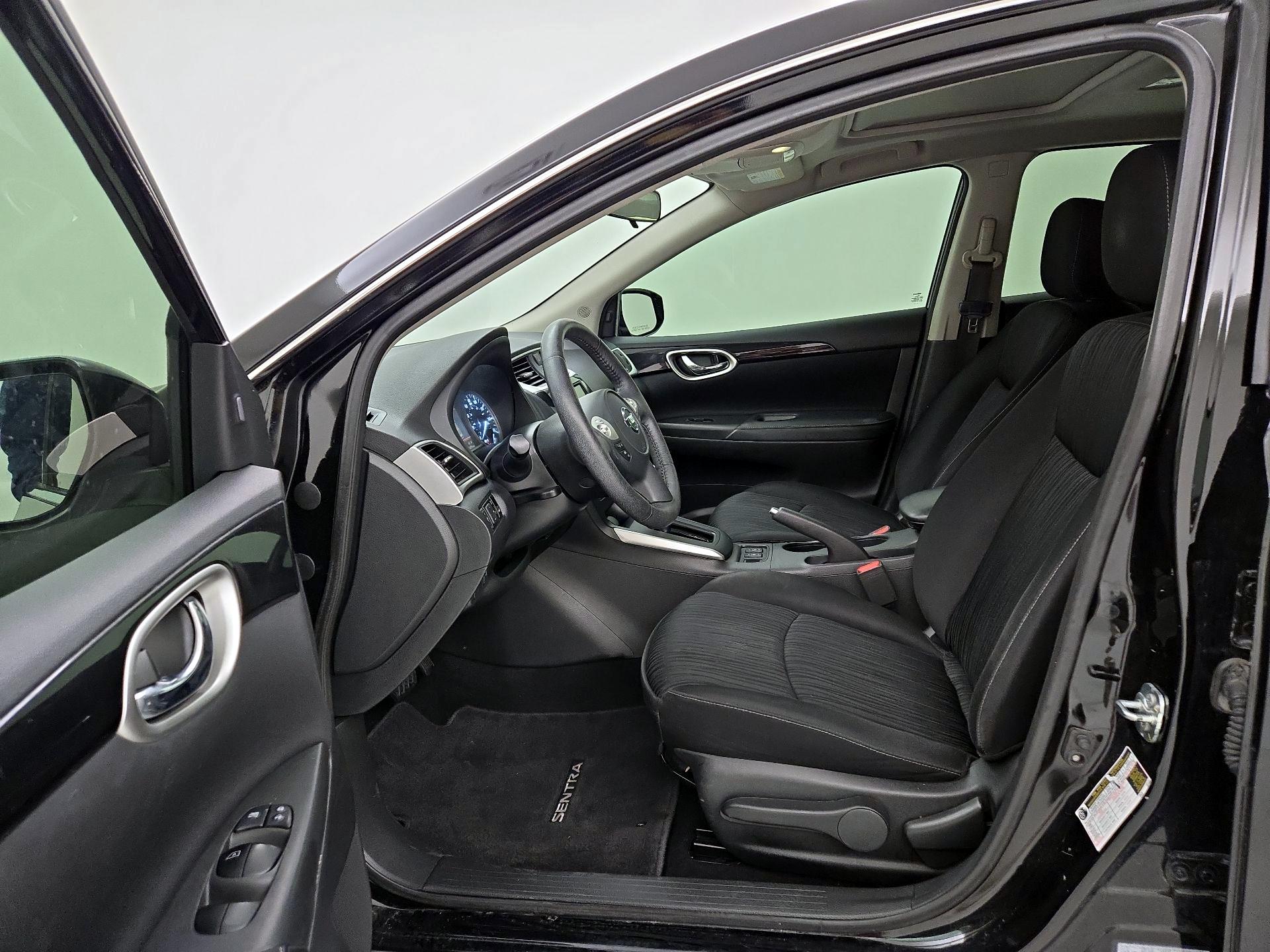 Thumbnail: 2019 Nissan Sentra - 11