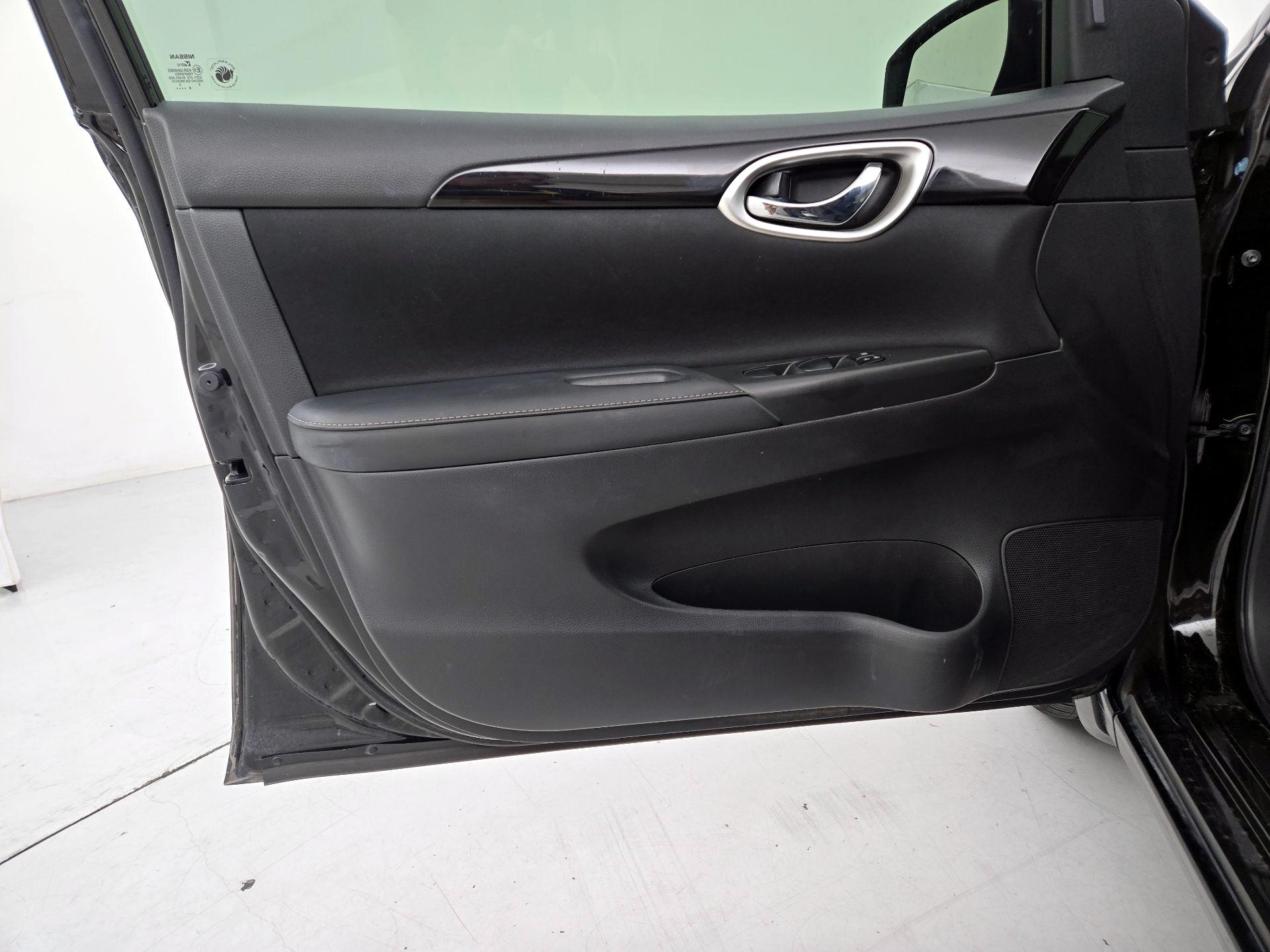 Thumbnail: 2019 Nissan Sentra - 12