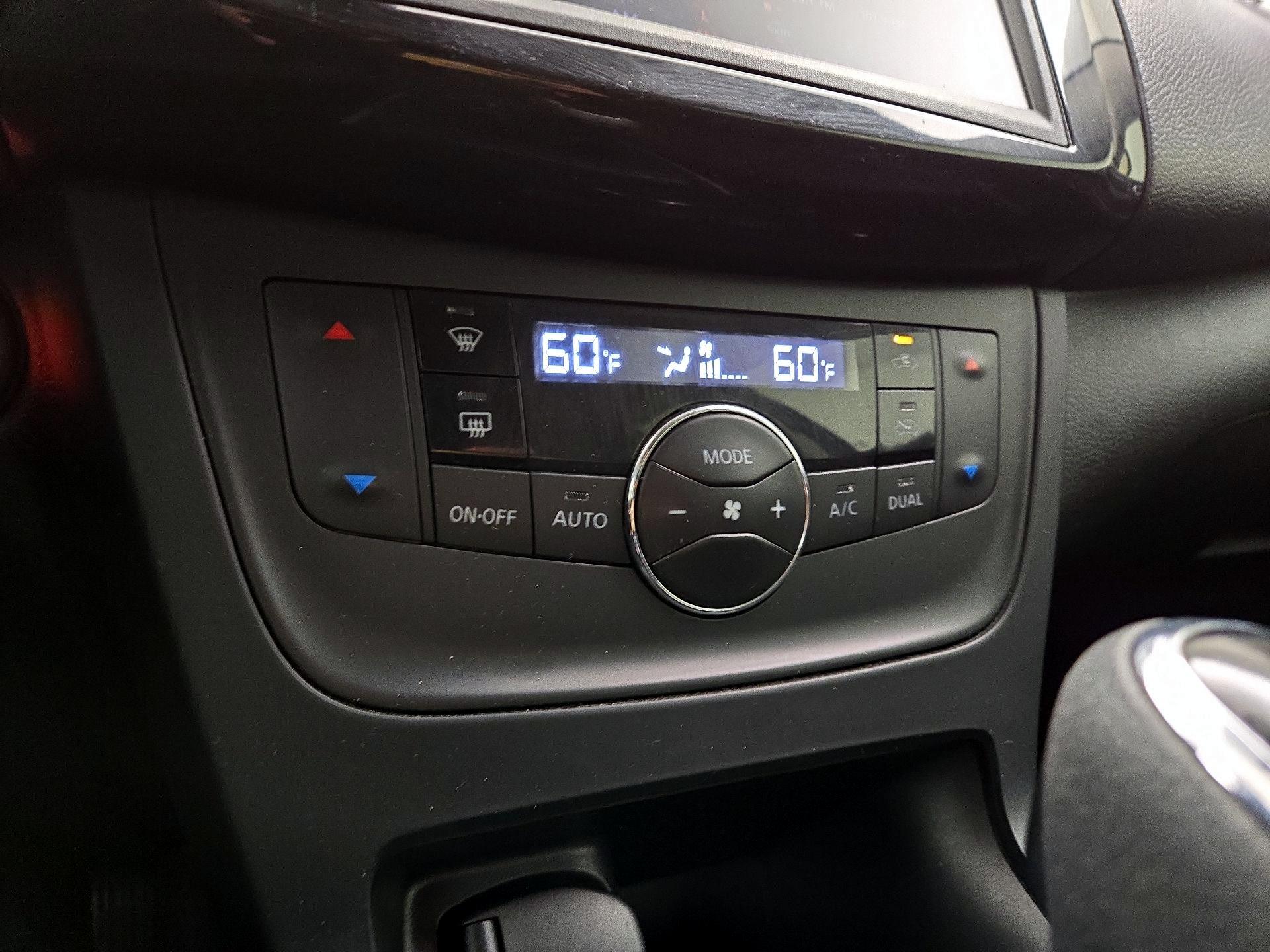 Thumbnail: 2019 Nissan Sentra - 16