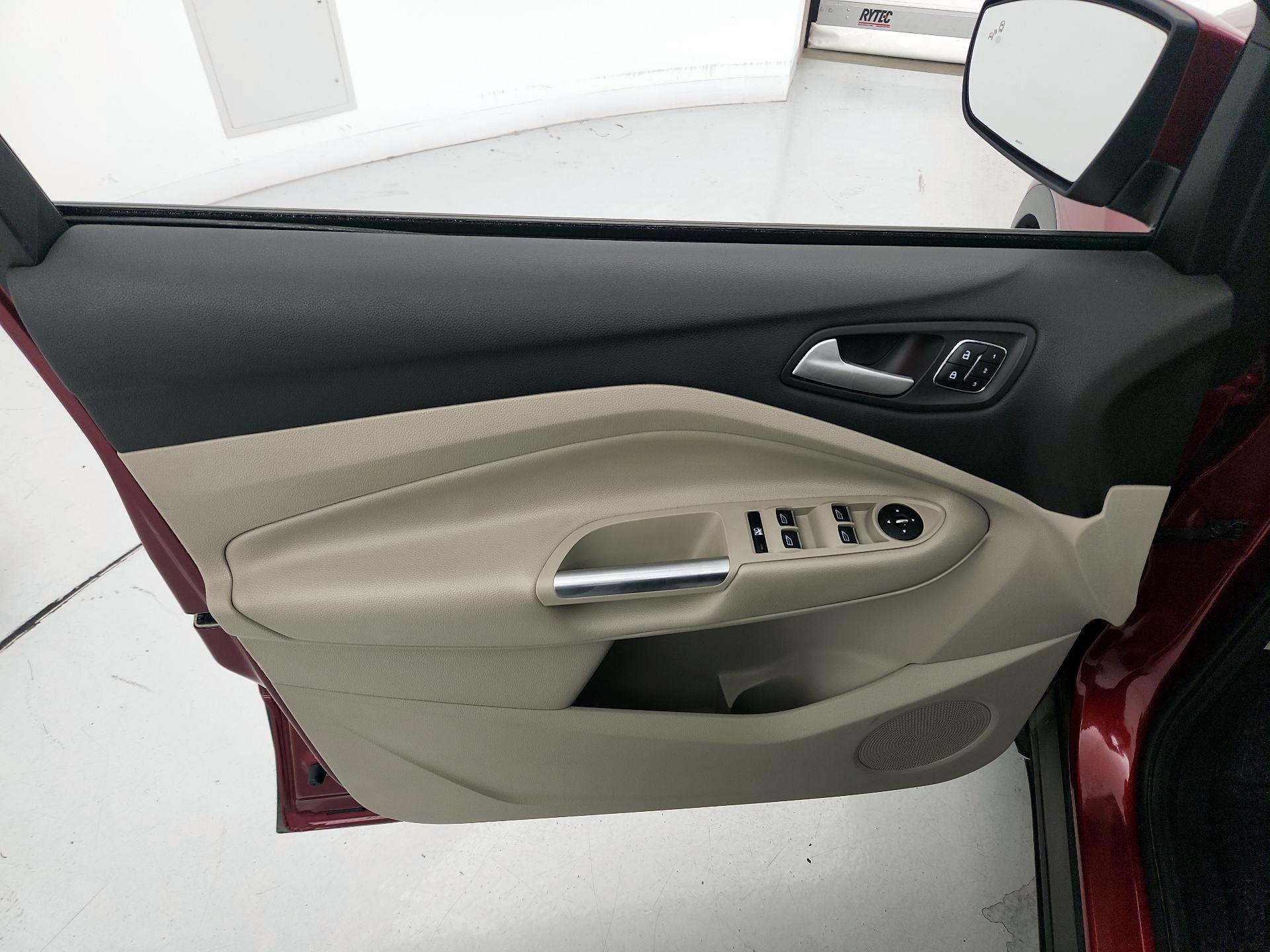 Thumbnail: 2015 Ford Escape - 12