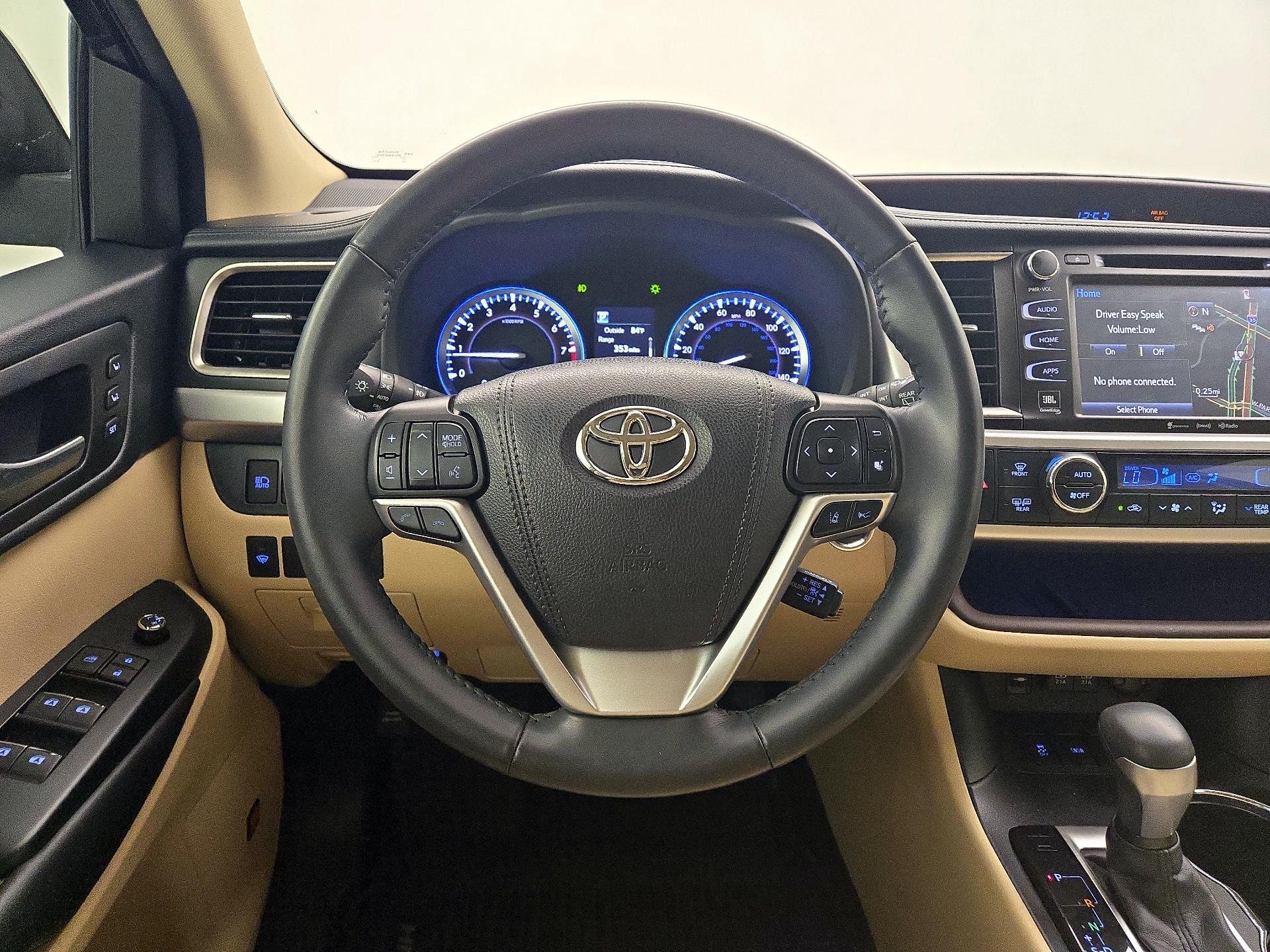 Thumbnail: 2019 Toyota Highlander - 10