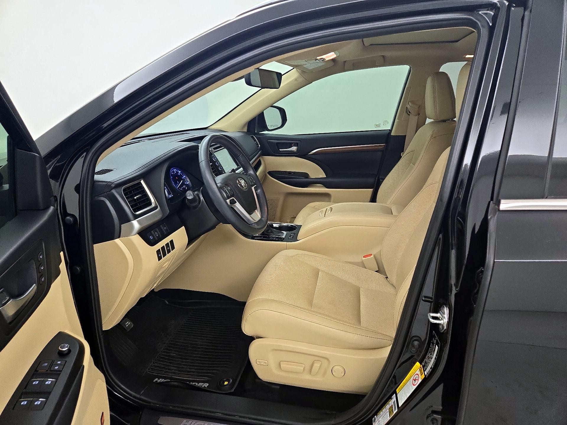 Thumbnail: 2019 Toyota Highlander - 11