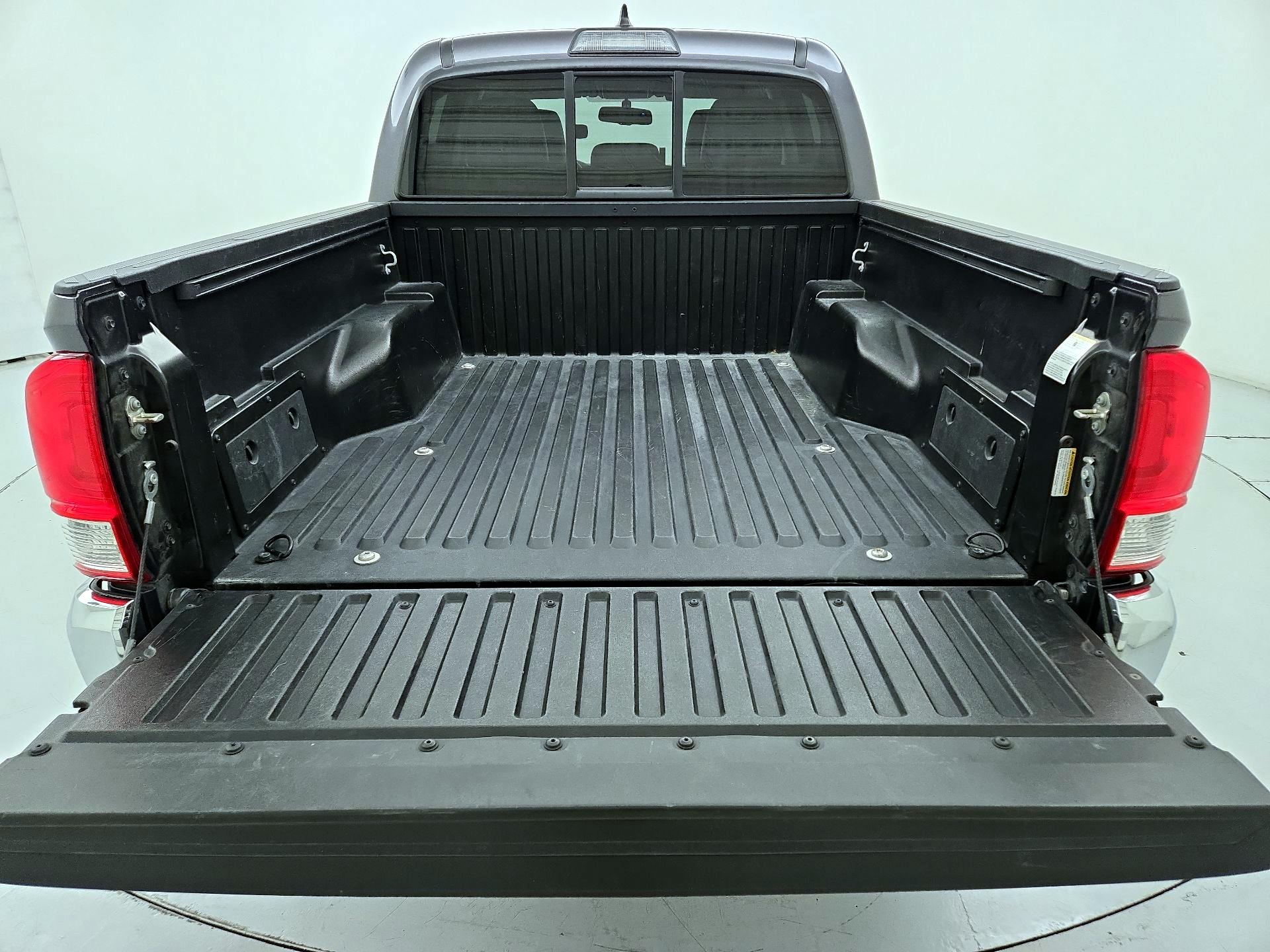Thumbnail: 2017 Toyota Tacoma - 20