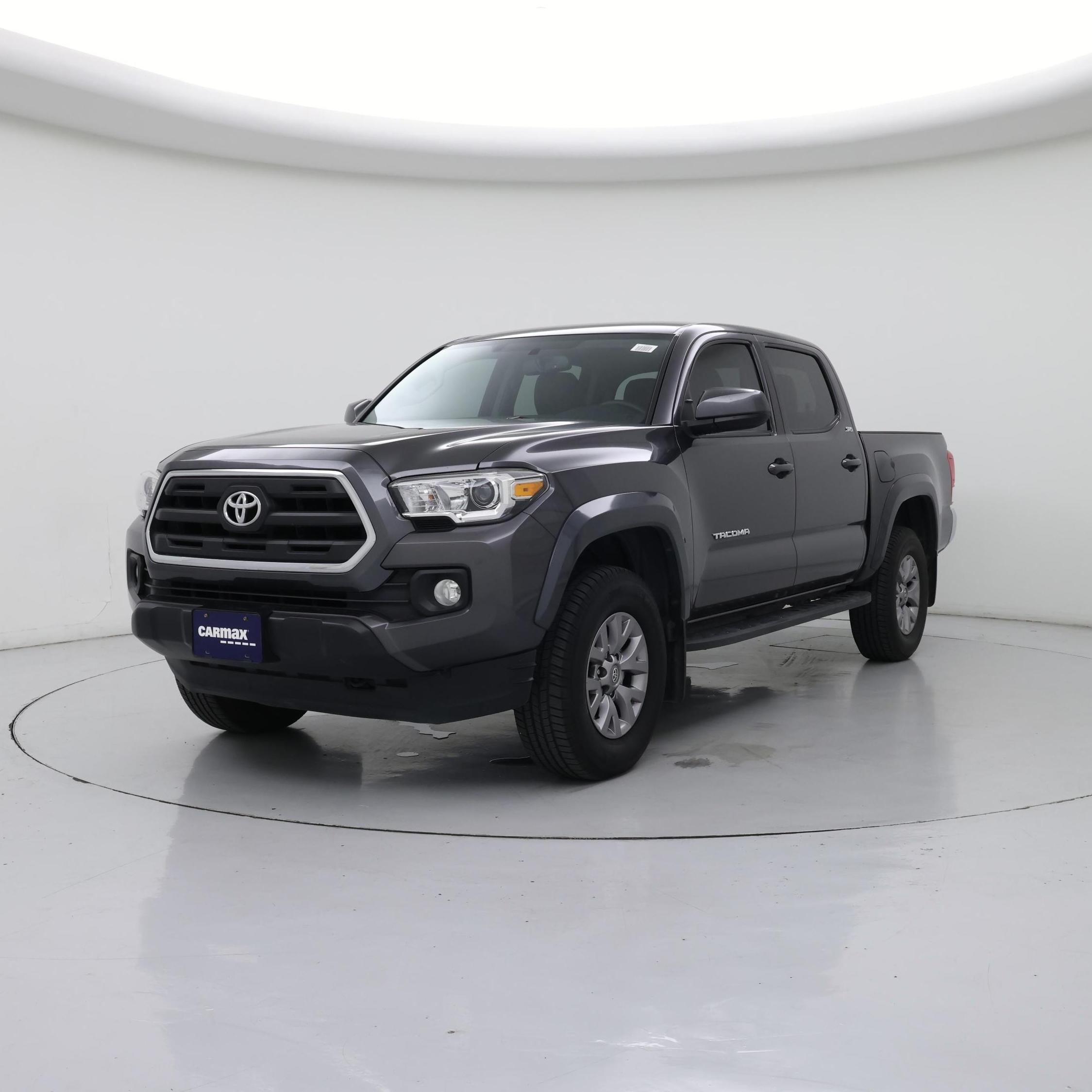 Thumbnail: 2017 Toyota Tacoma - 4