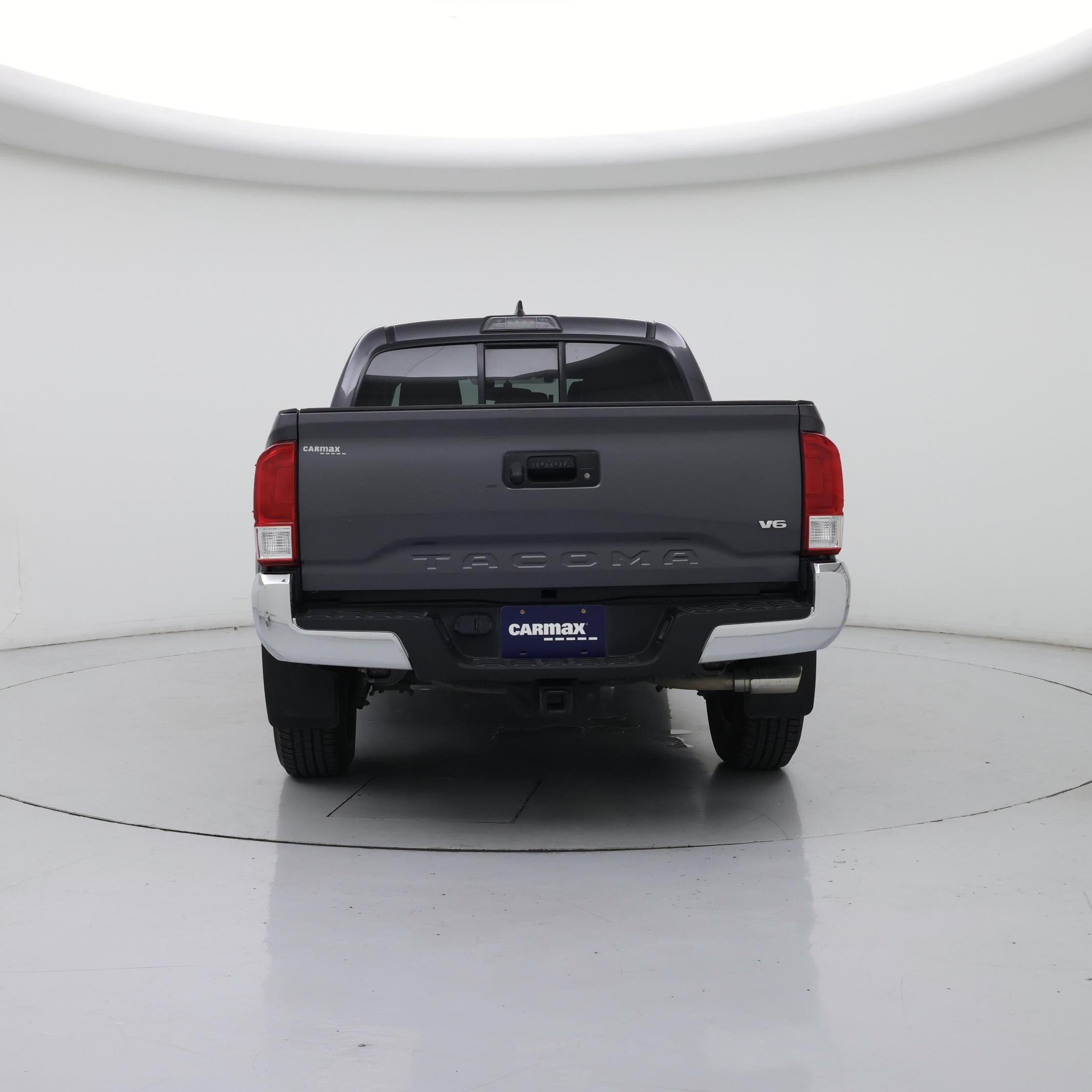 Thumbnail: 2017 Toyota Tacoma - 6