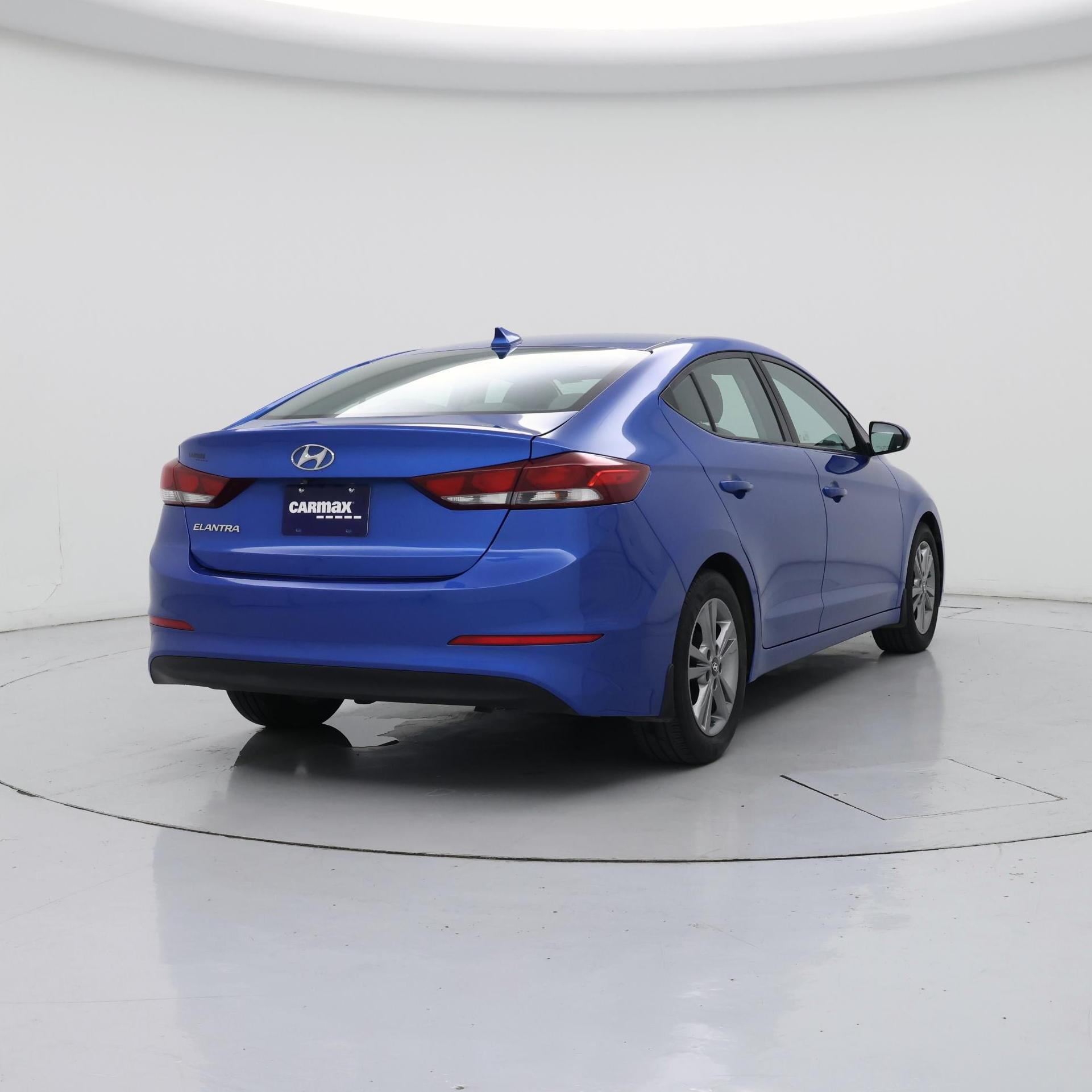Thumbnail: 2017 Hyundai Elantra - 8