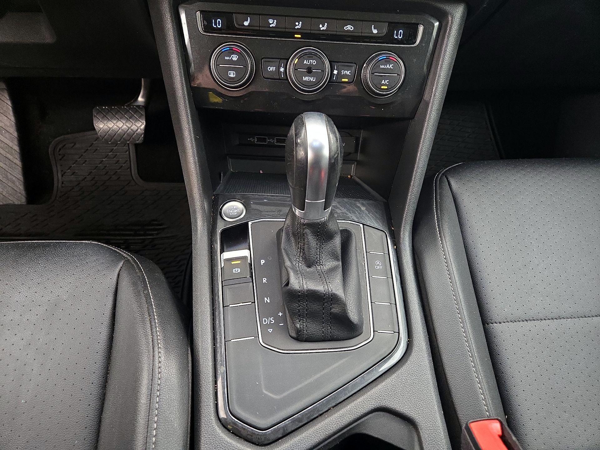 Thumbnail: 2018 Volkswagen Tiguan - 17