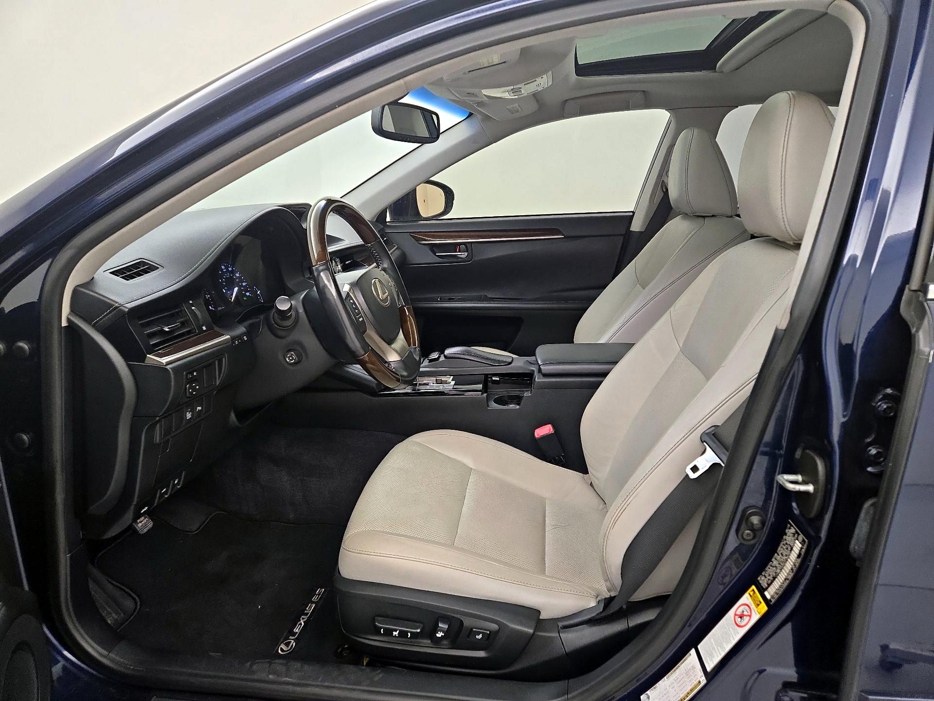 Thumbnail: 2014 Lexus ES - 11
