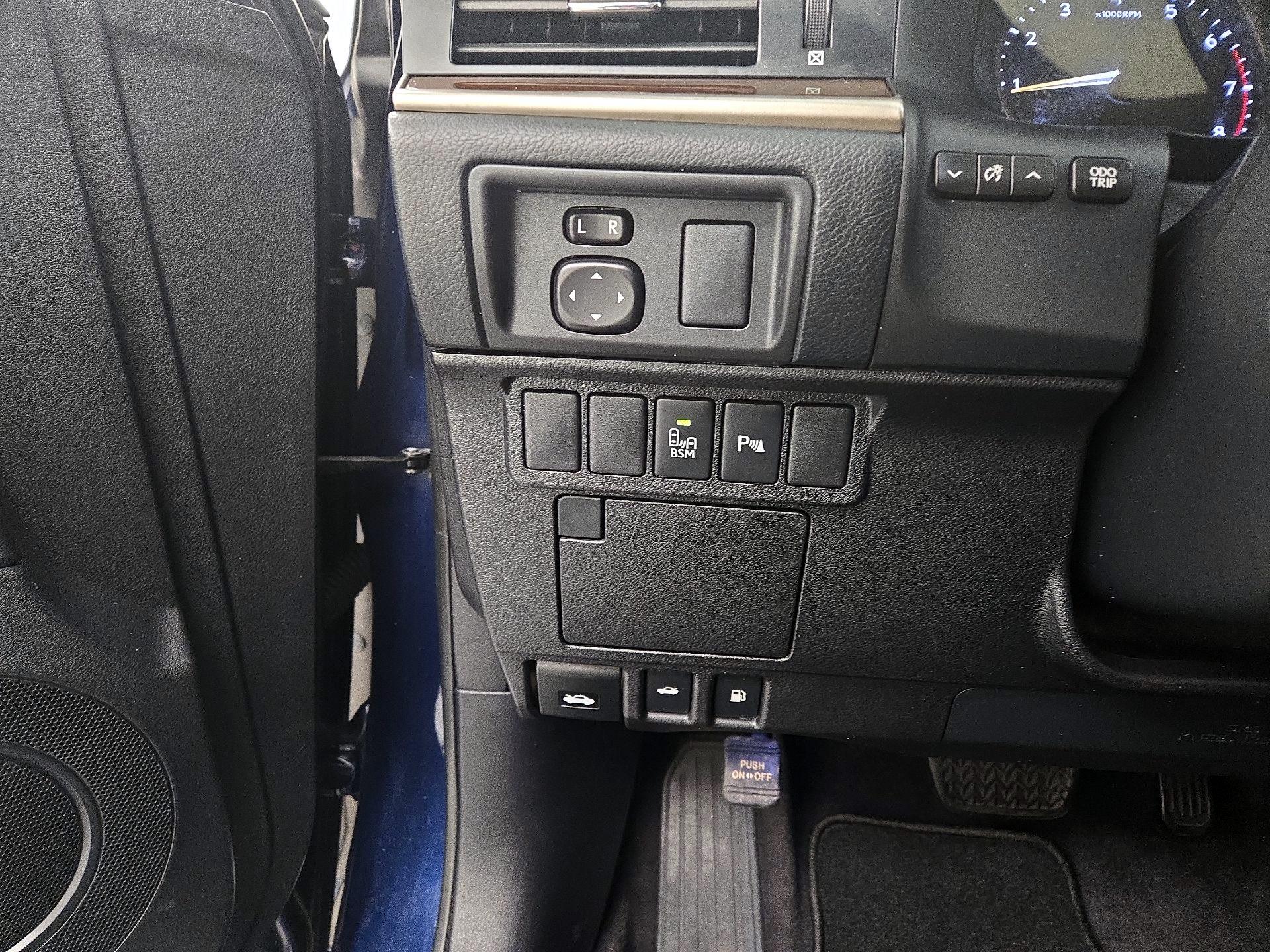 Thumbnail: 2014 Lexus ES - 13