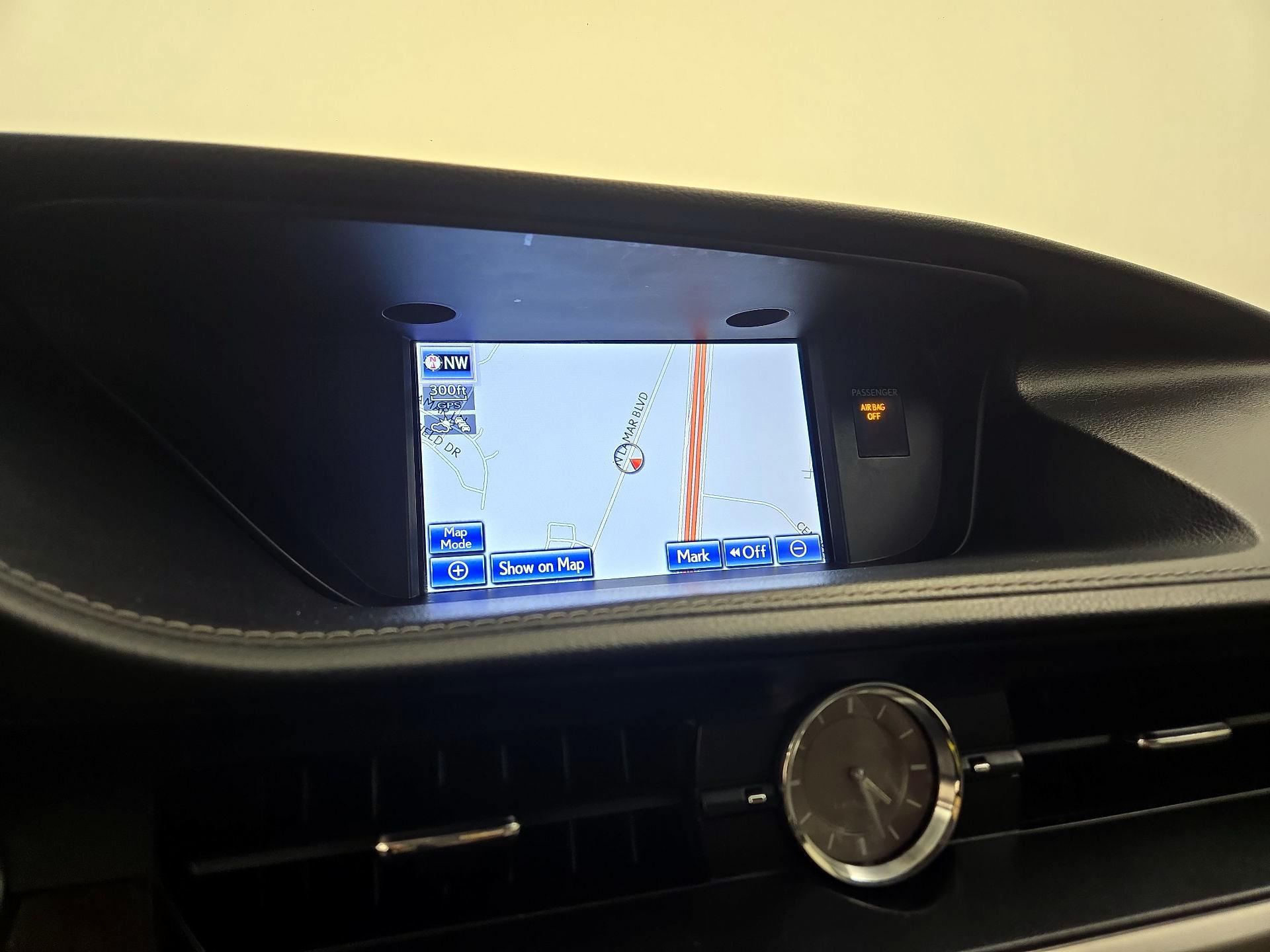 Thumbnail: 2014 Lexus ES - 14