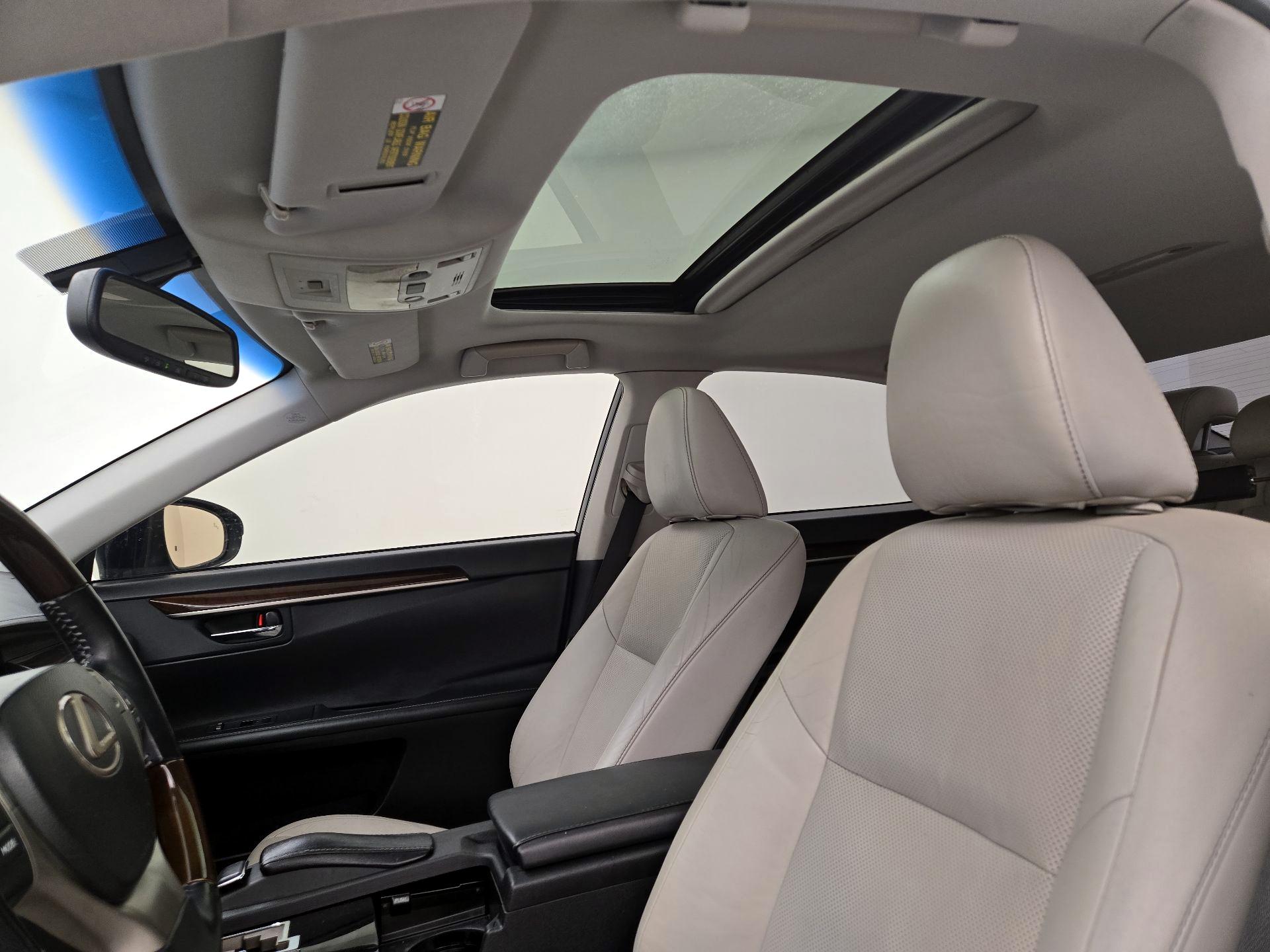 Thumbnail: 2014 Lexus ES - 20