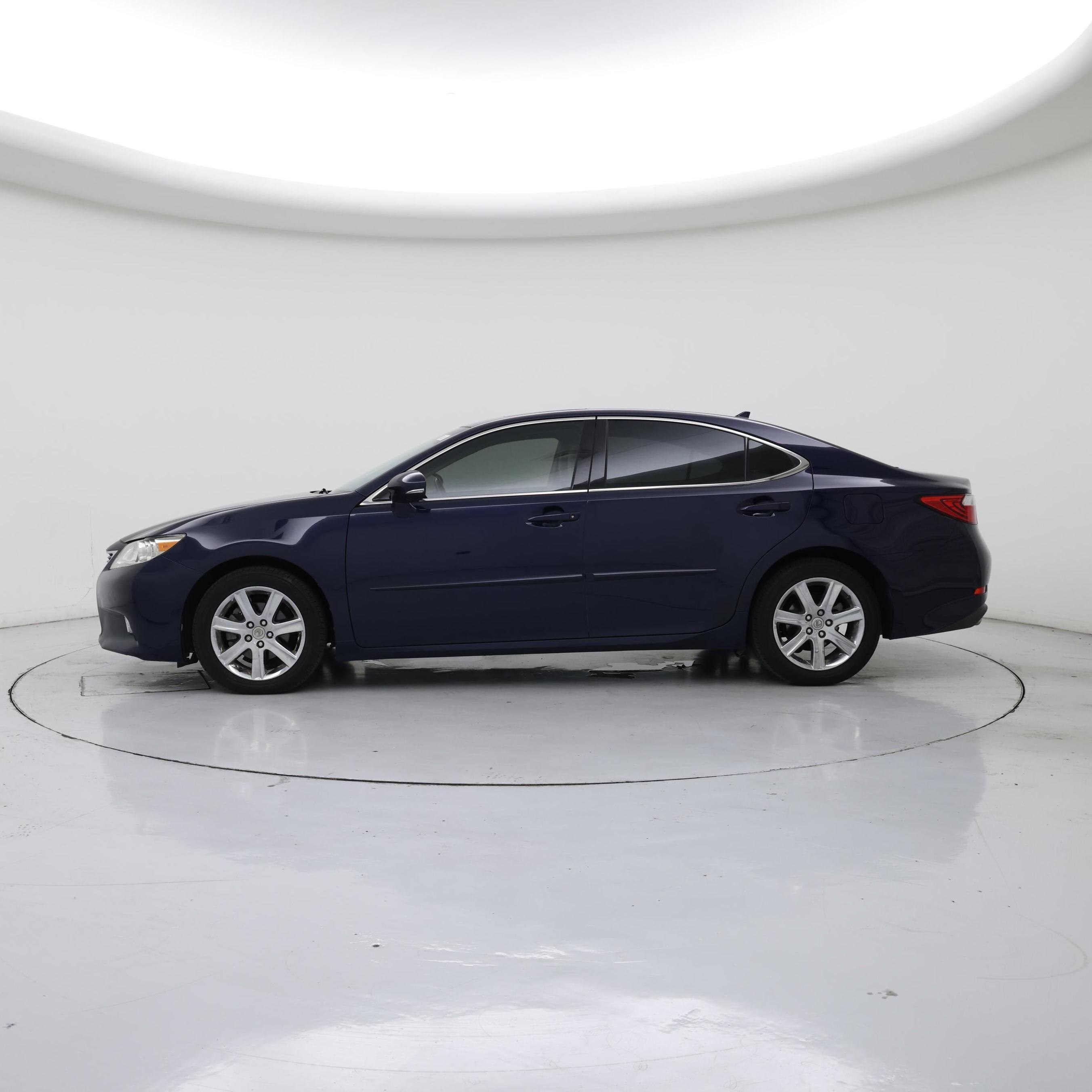 Thumbnail: 2014 Lexus ES - 3