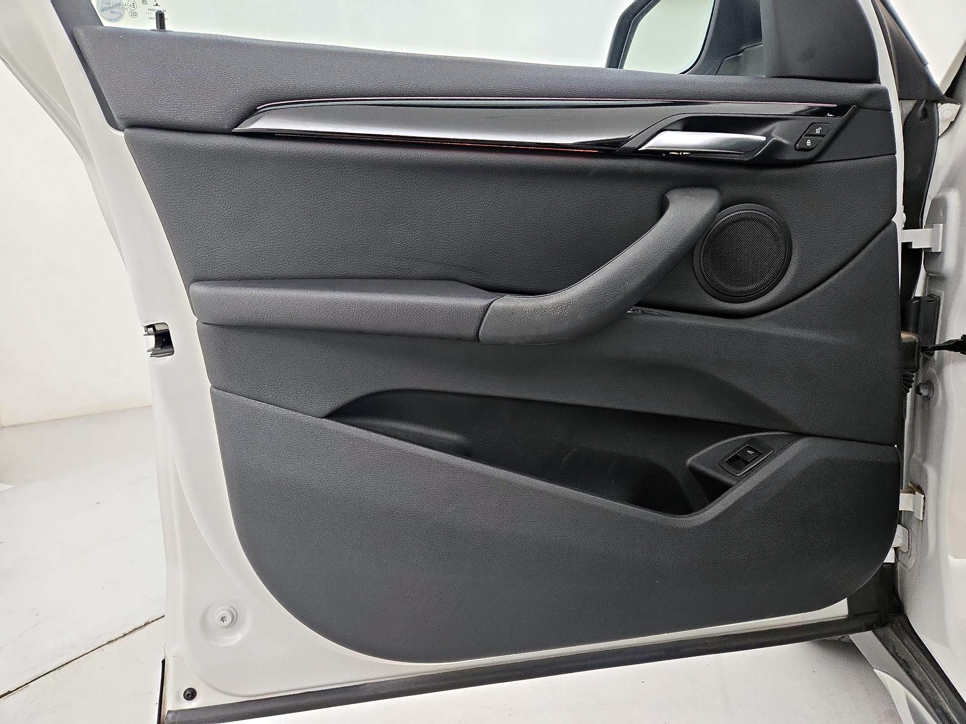 Thumbnail: 2019 BMW X1 - 12