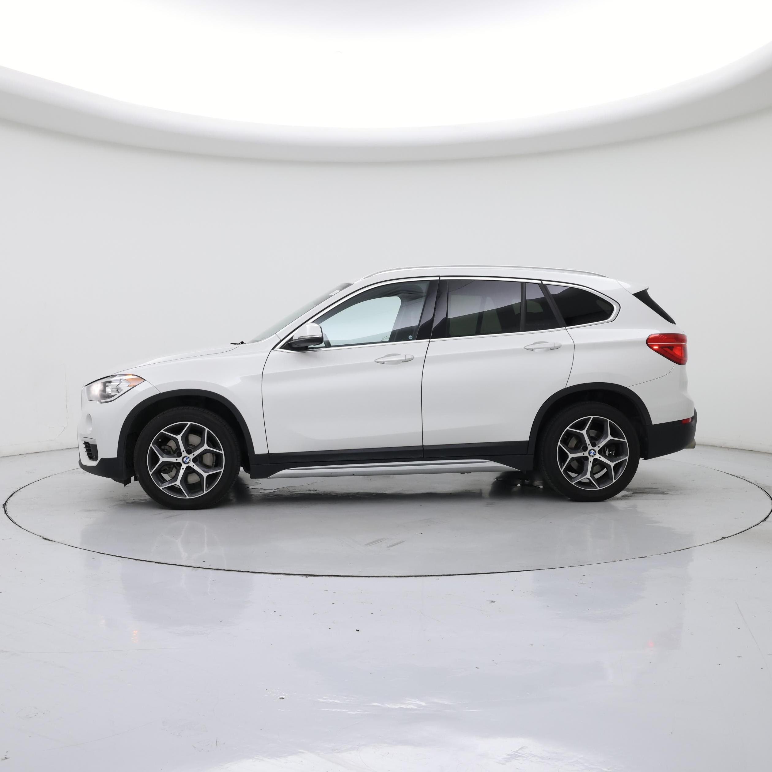 Thumbnail: 2019 BMW X1 - 3