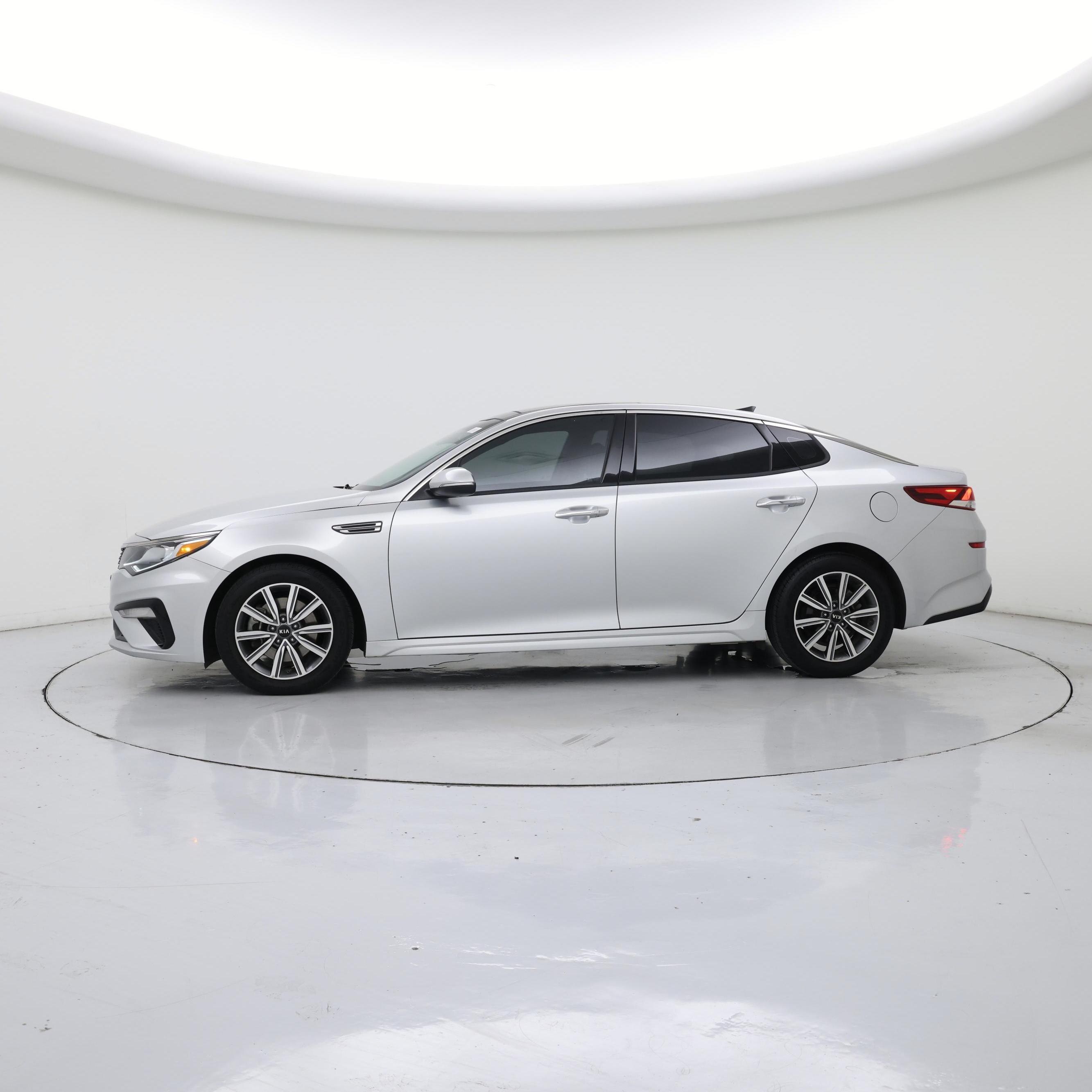Thumbnail: 2020 Kia Optima - 3