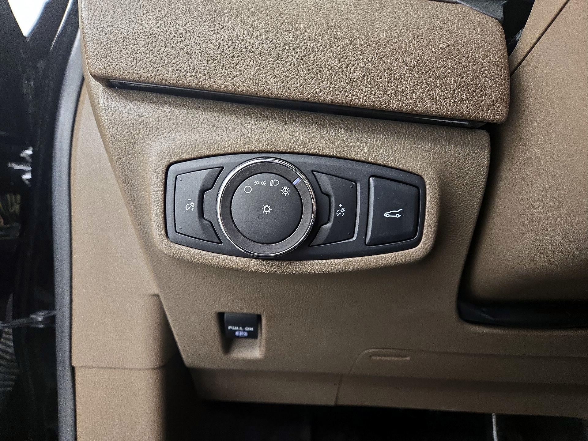 Thumbnail: 2018 Lincoln MKC - 13
