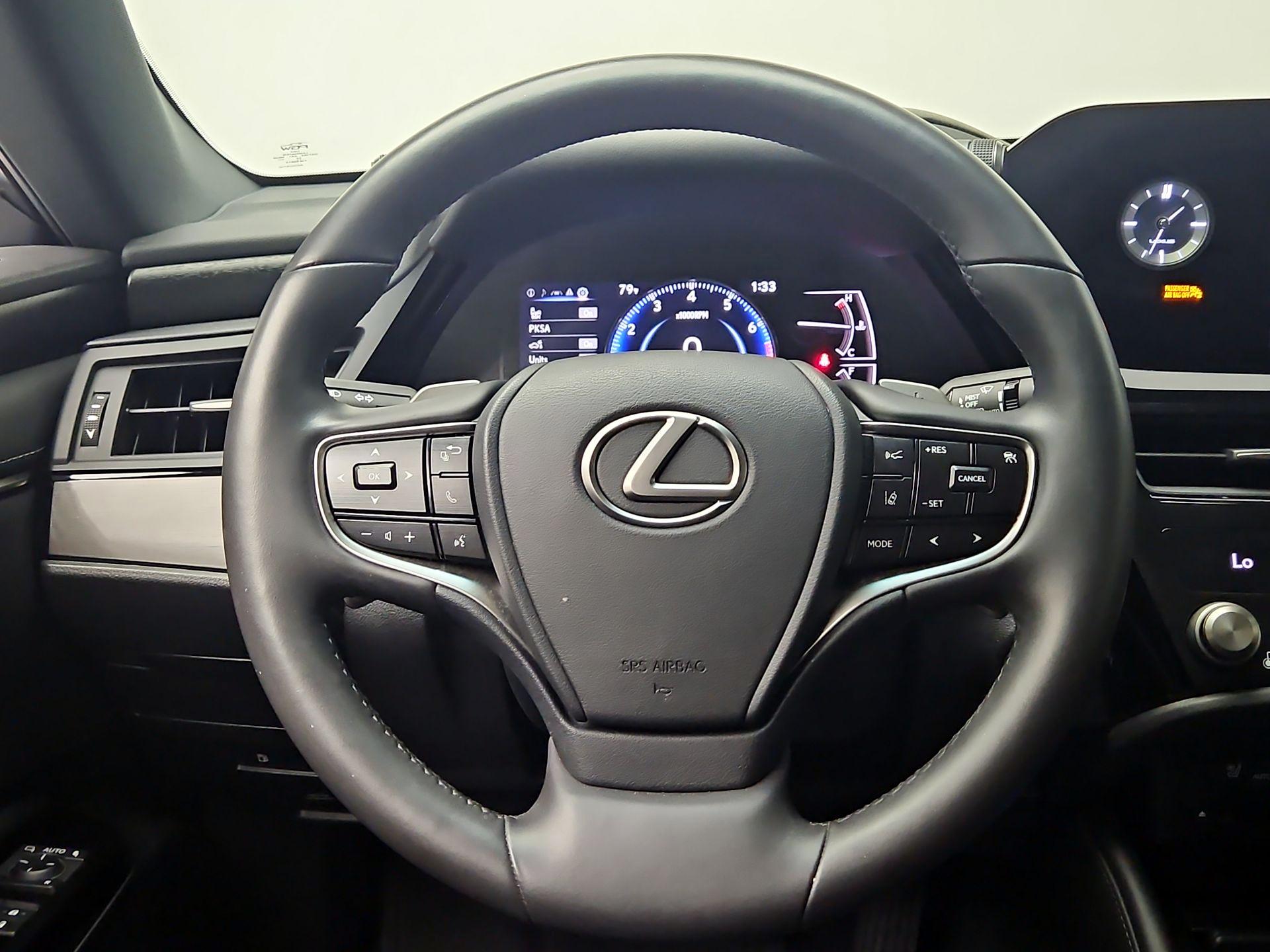 Thumbnail: 2022 Lexus ES - 10
