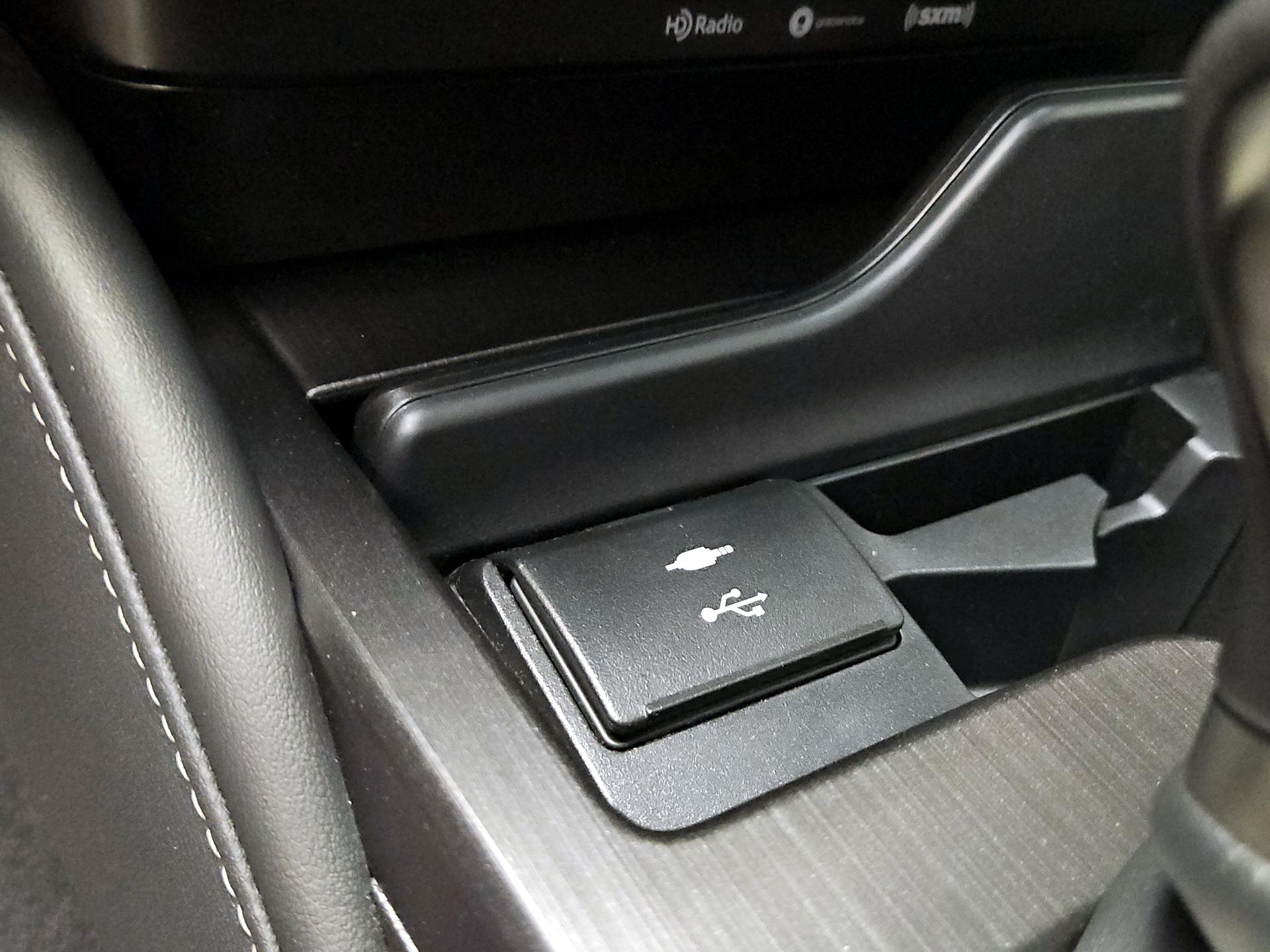 Thumbnail: 2022 Lexus ES - 18