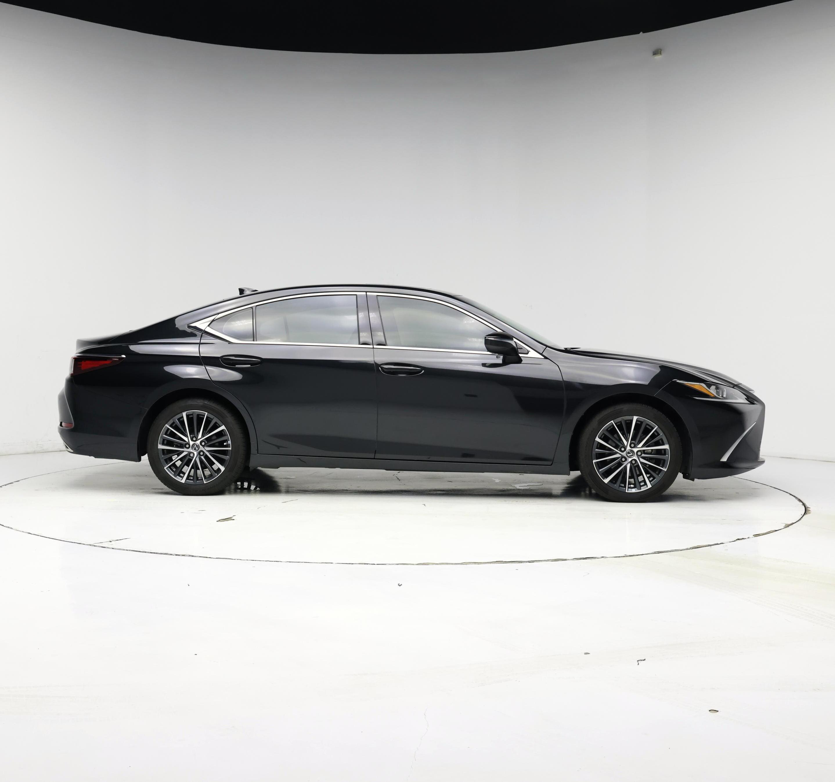 Thumbnail: 2022 Lexus ES - 7
