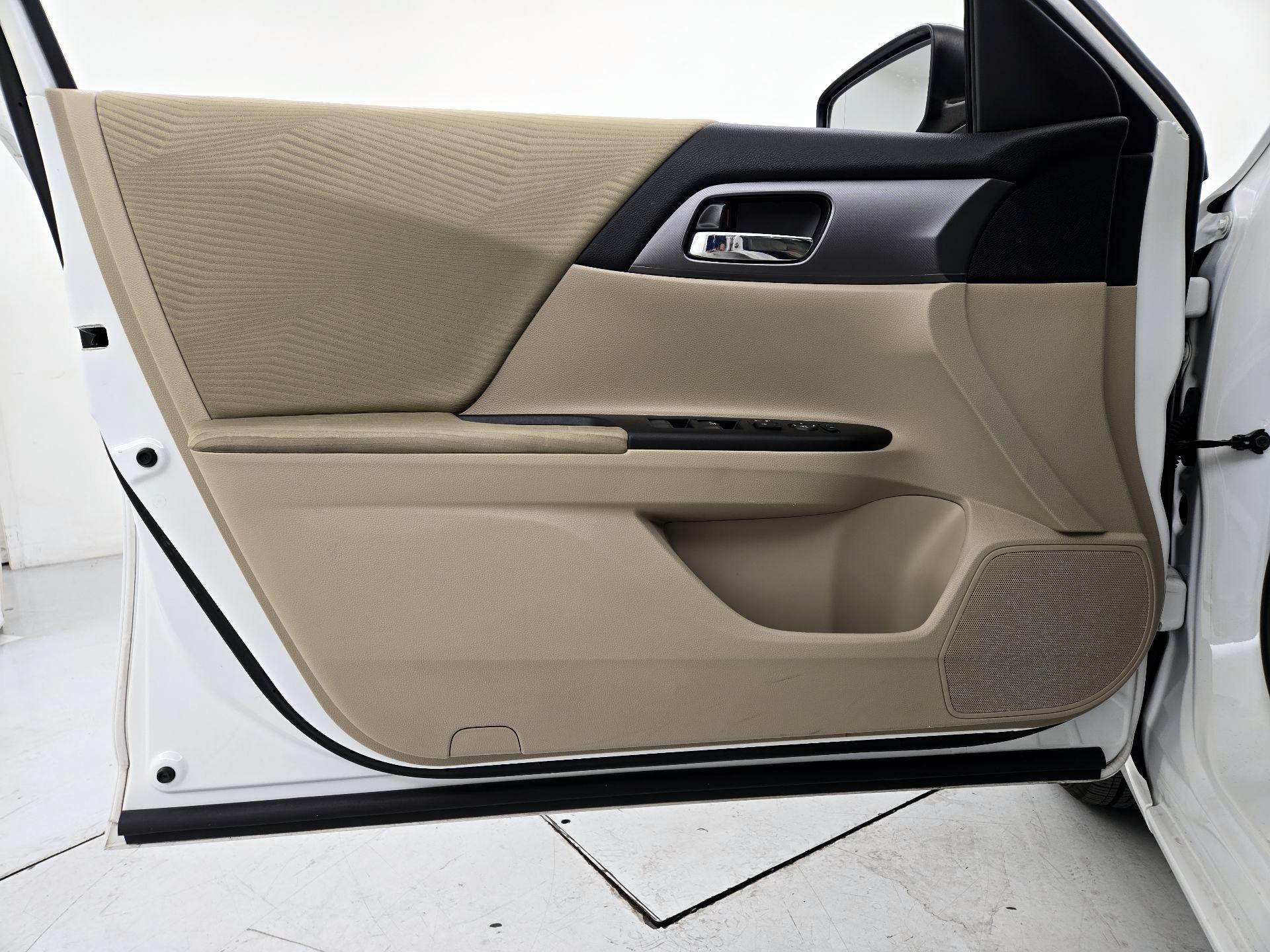 Thumbnail: 2014 Honda Accord - 12