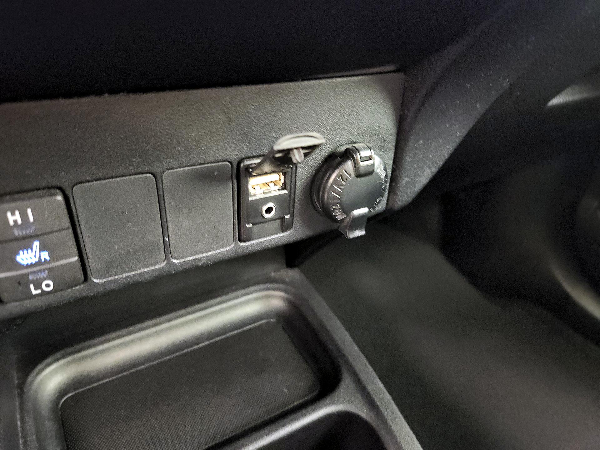 Thumbnail: 2017 Toyota RAV4 - 18