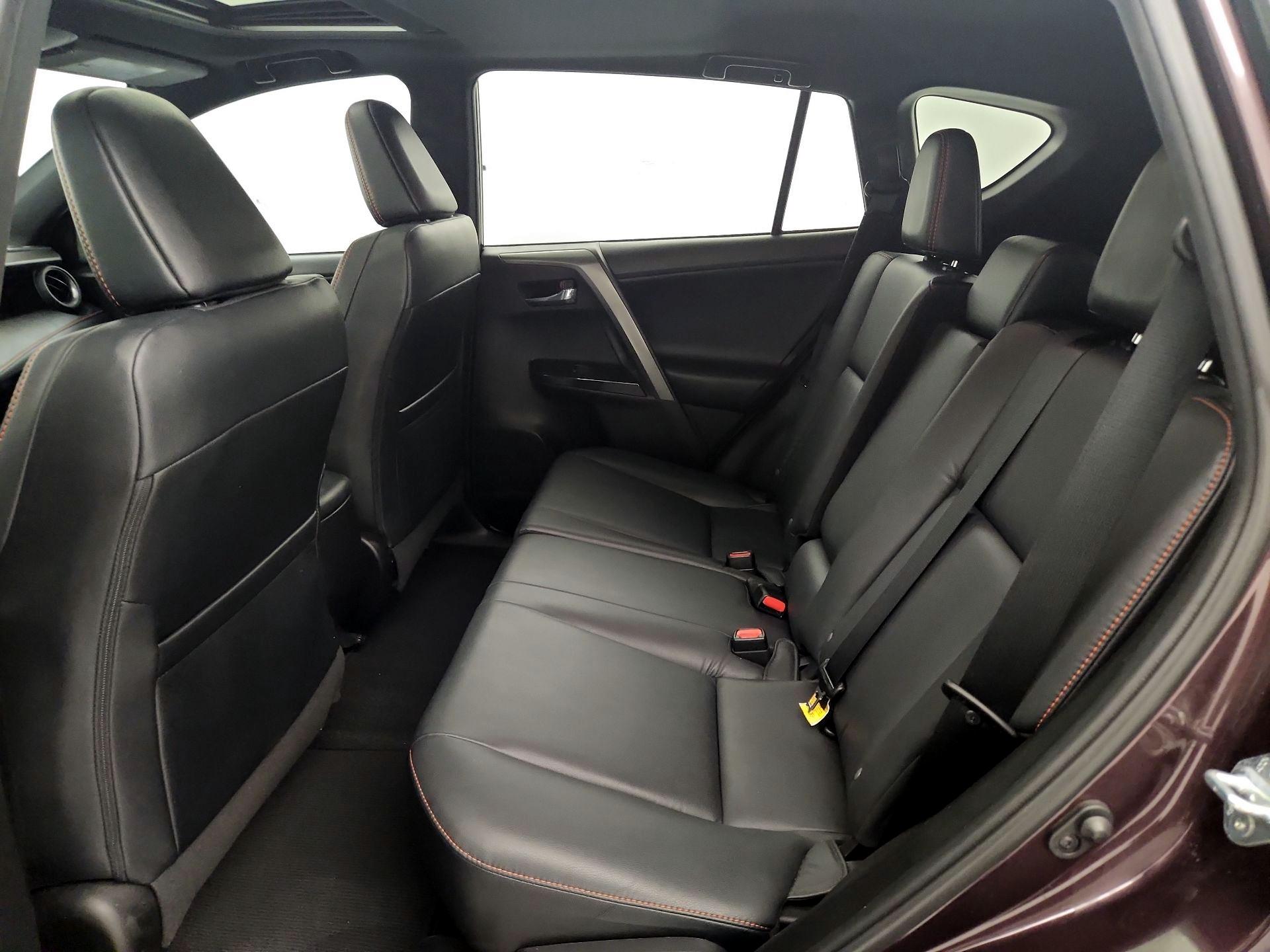 Thumbnail: 2017 Toyota RAV4 - 20